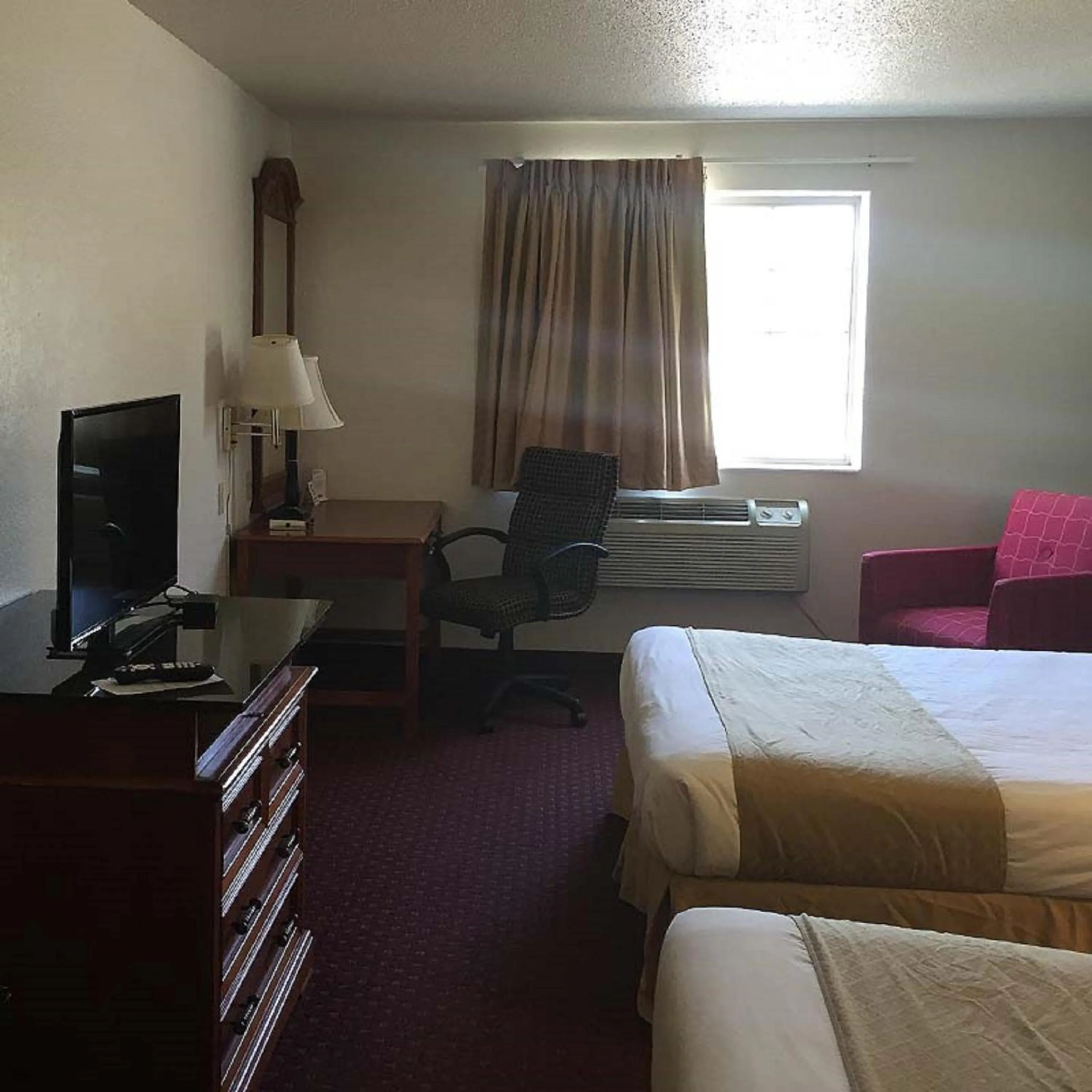 Photo of the whole room, Bed in Osceola Grand Hotel