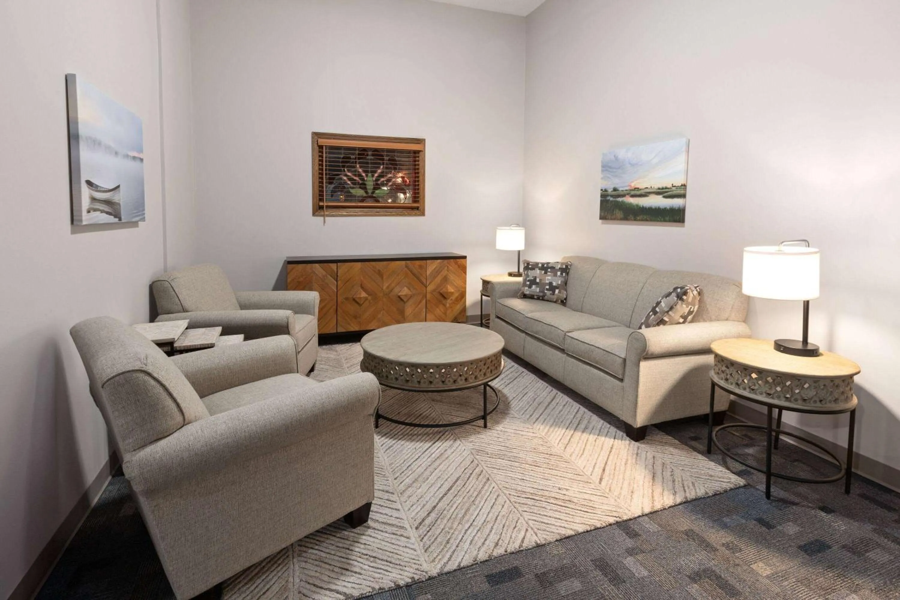 Lobby or reception in Days Inn by Wyndham Hutchinson