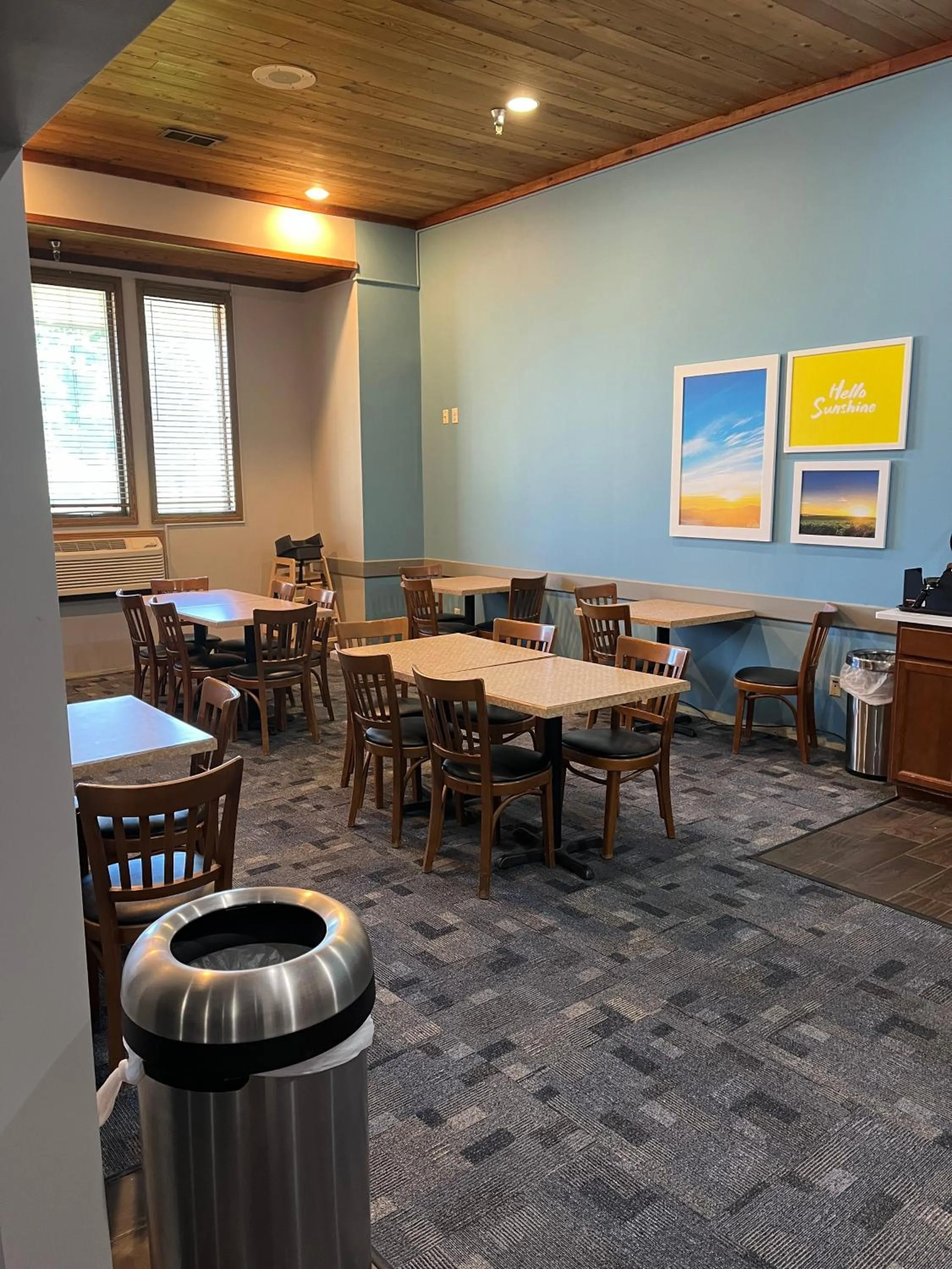 Breakfast in Days Inn by Wyndham Hutchinson