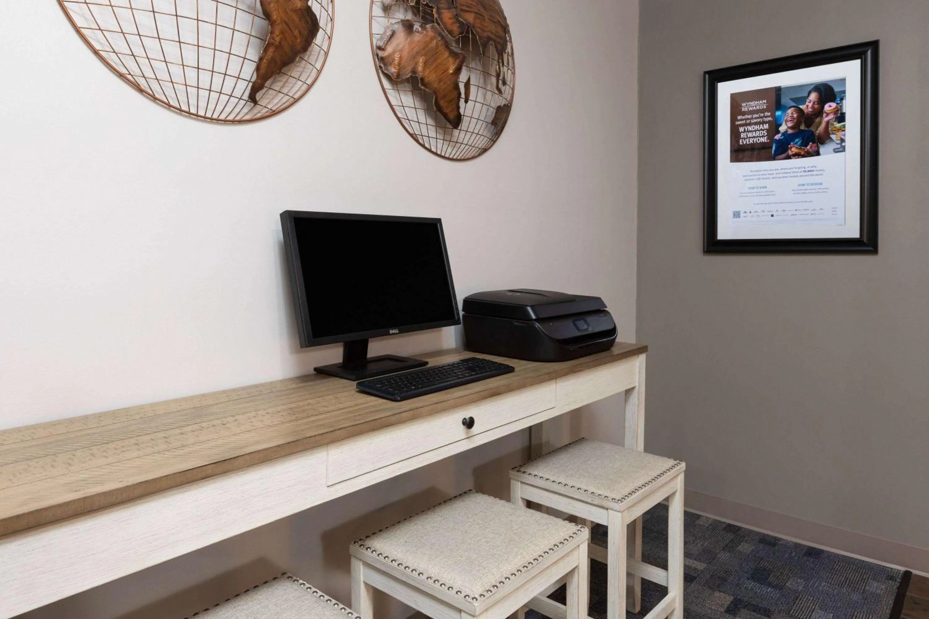 Business facilities in Days Inn by Wyndham Hutchinson