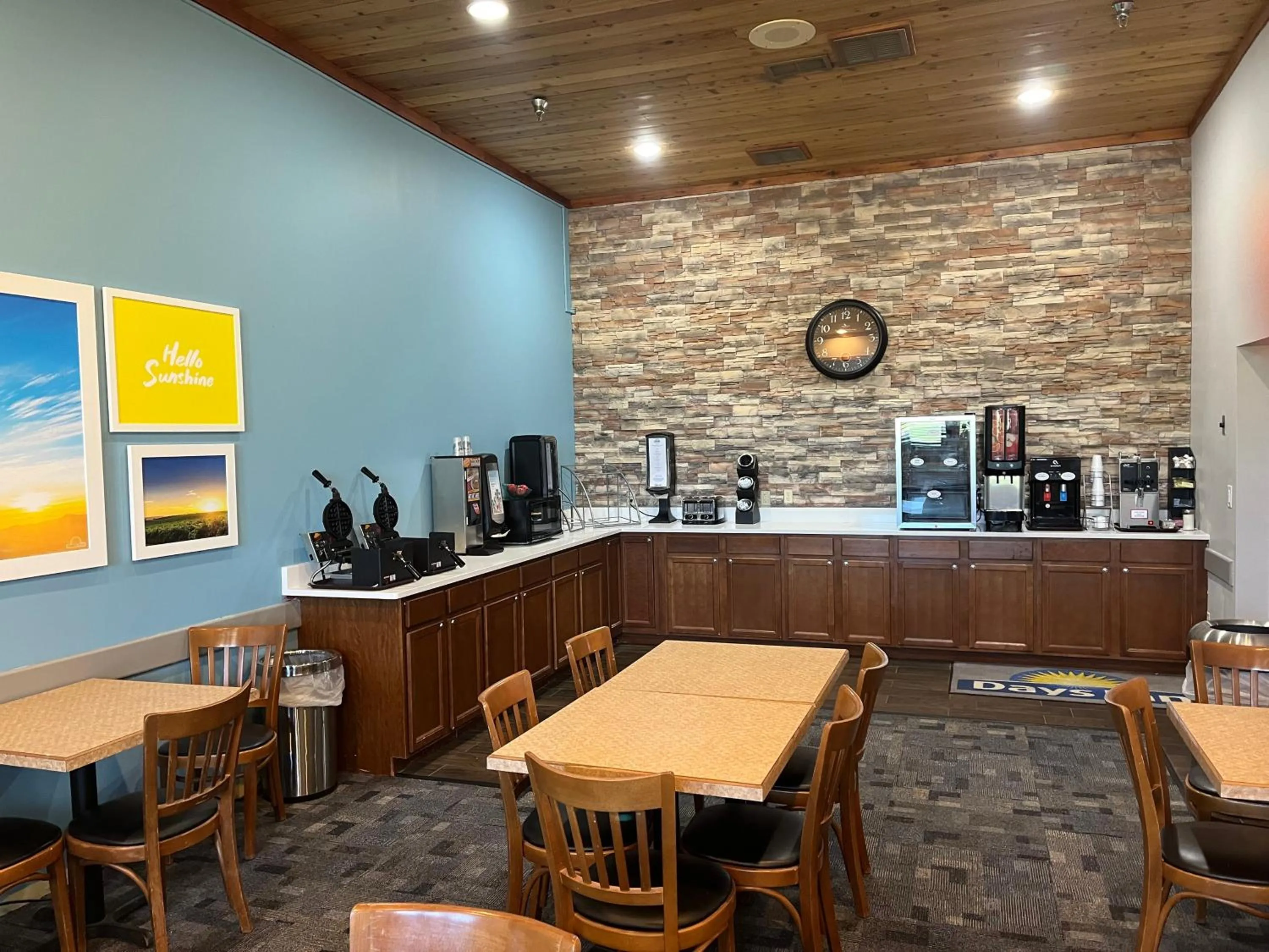 Breakfast in Days Inn by Wyndham Hutchinson