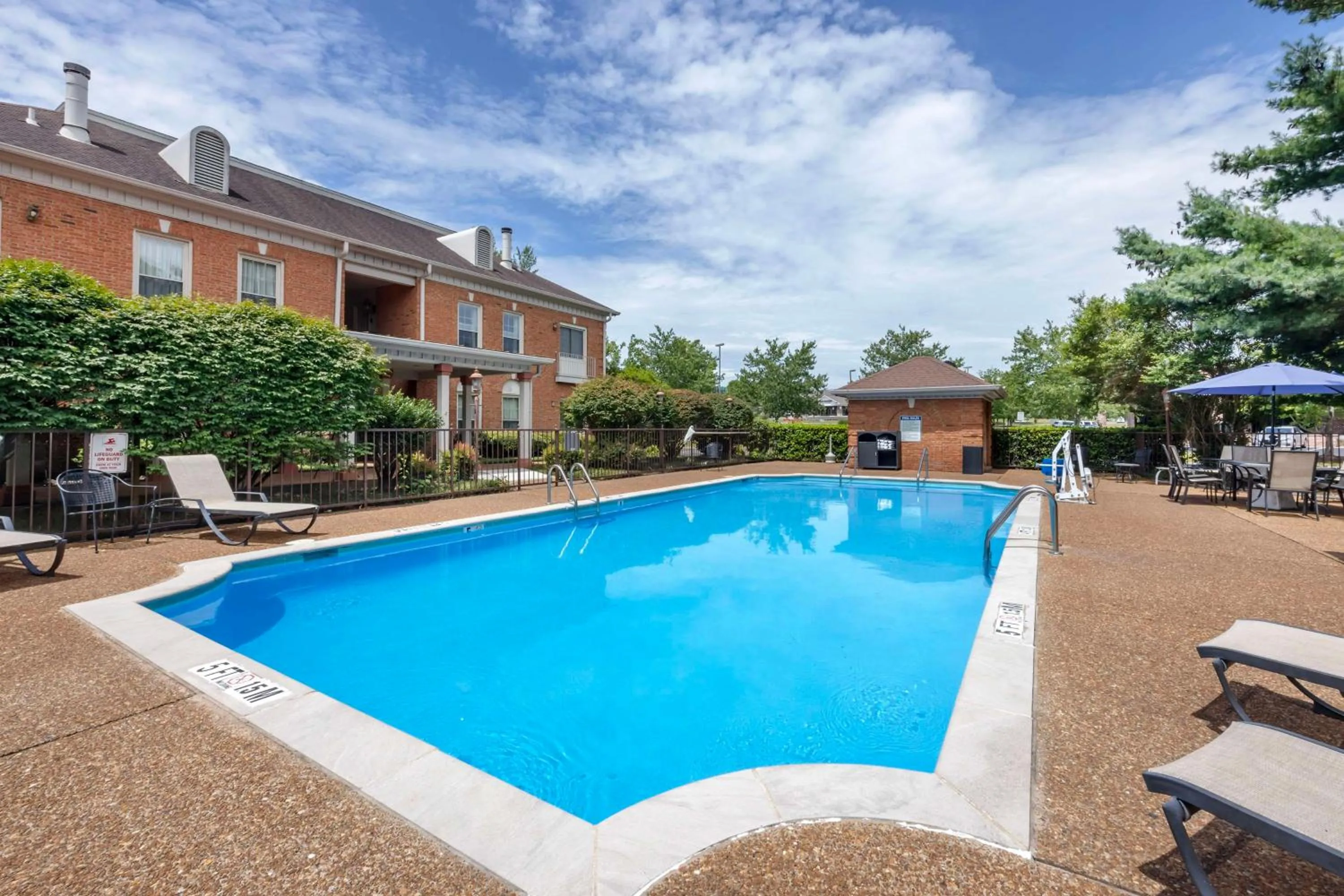 Pool view in Best Western Spring Hill Inn & Suites