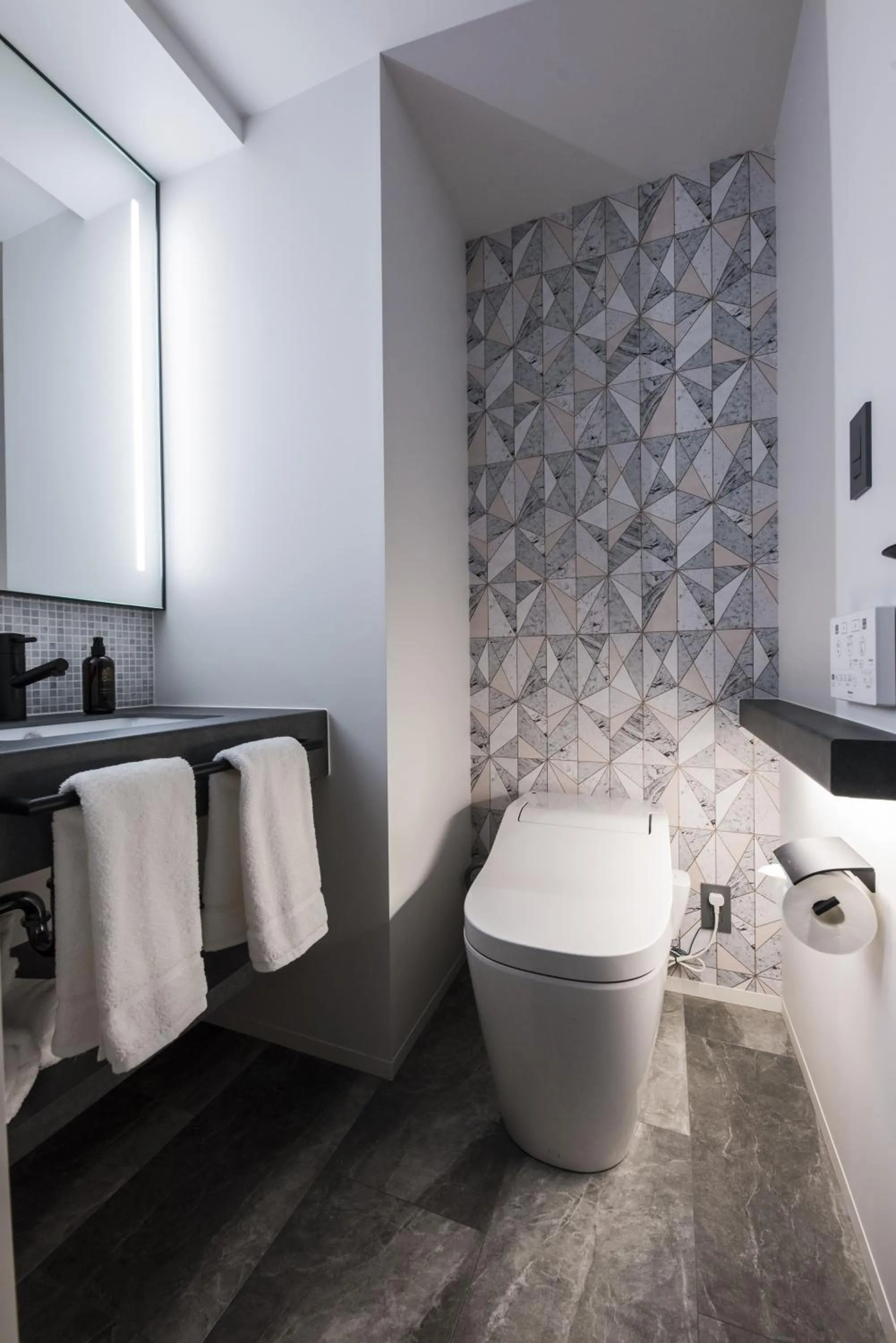 Bathroom in slash kawasaki