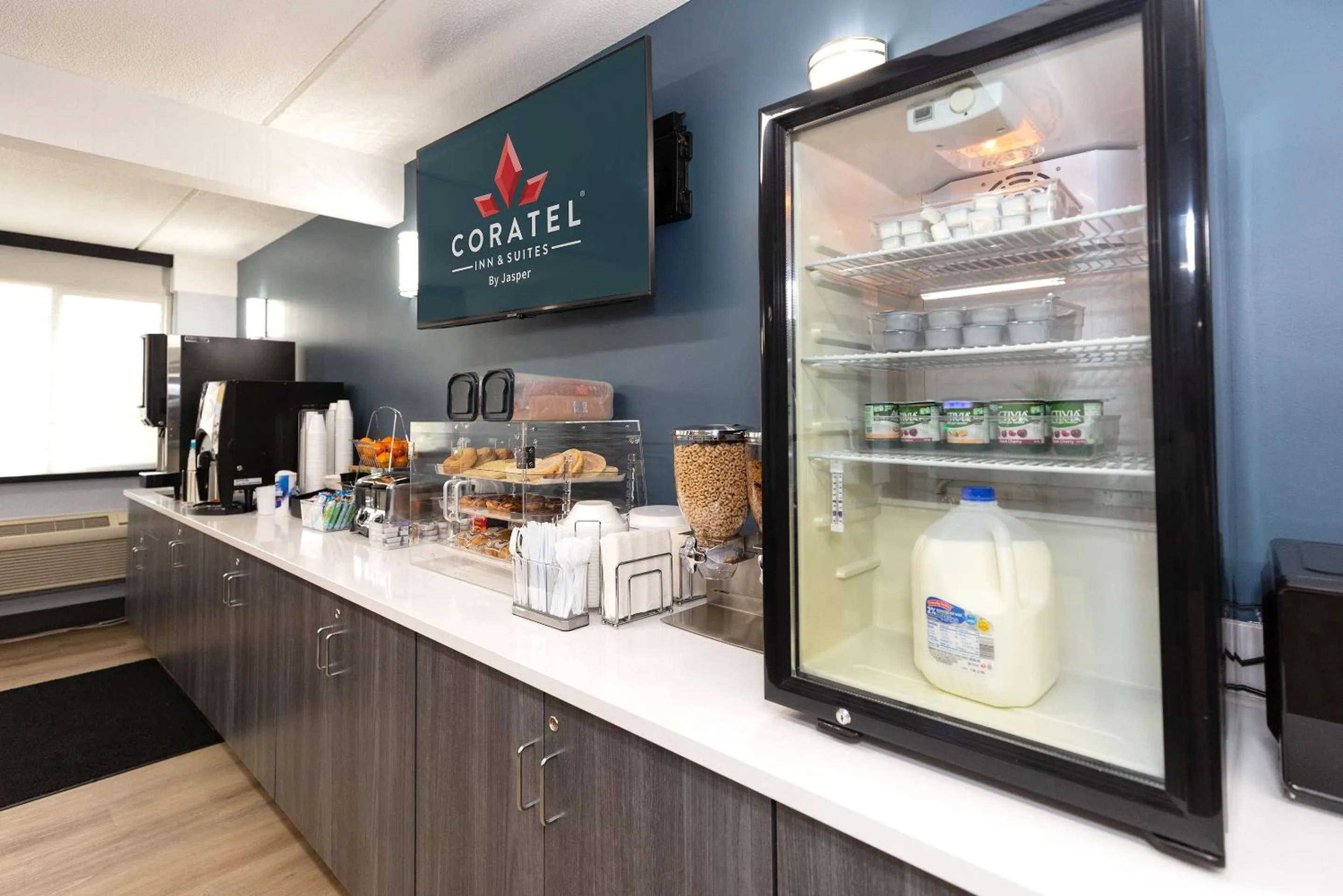 Coffee/tea facilities in Coratel Inn & Suites by Jasper Mankato