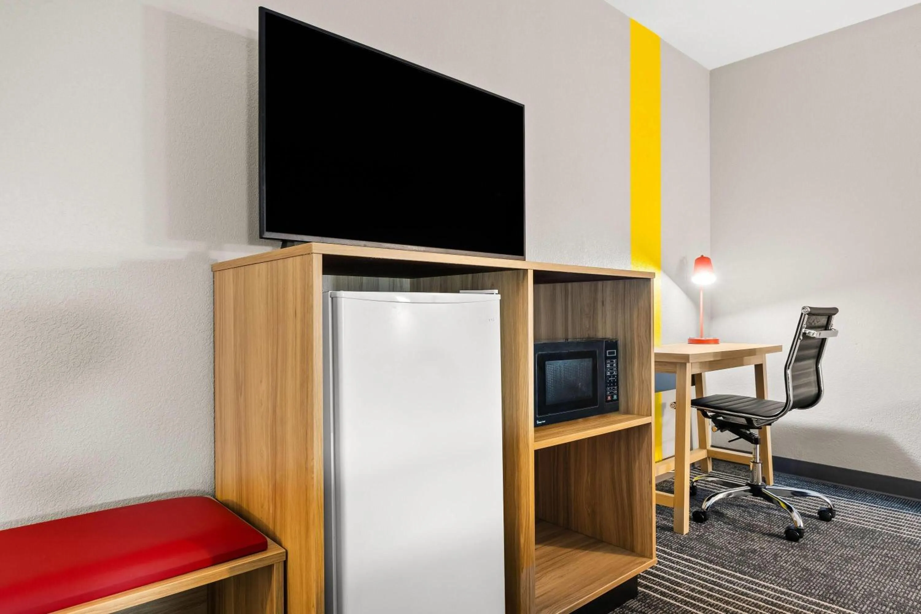 Bed in Super 8 by Wyndham Harrison AR