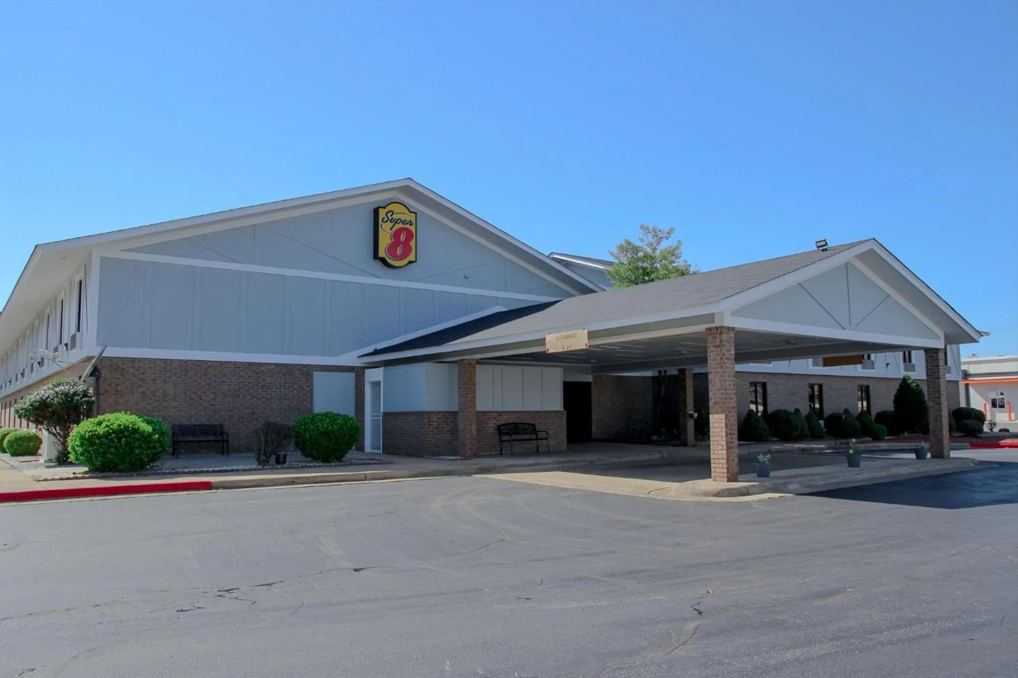 Property building in Super 8 by Wyndham Harrison AR