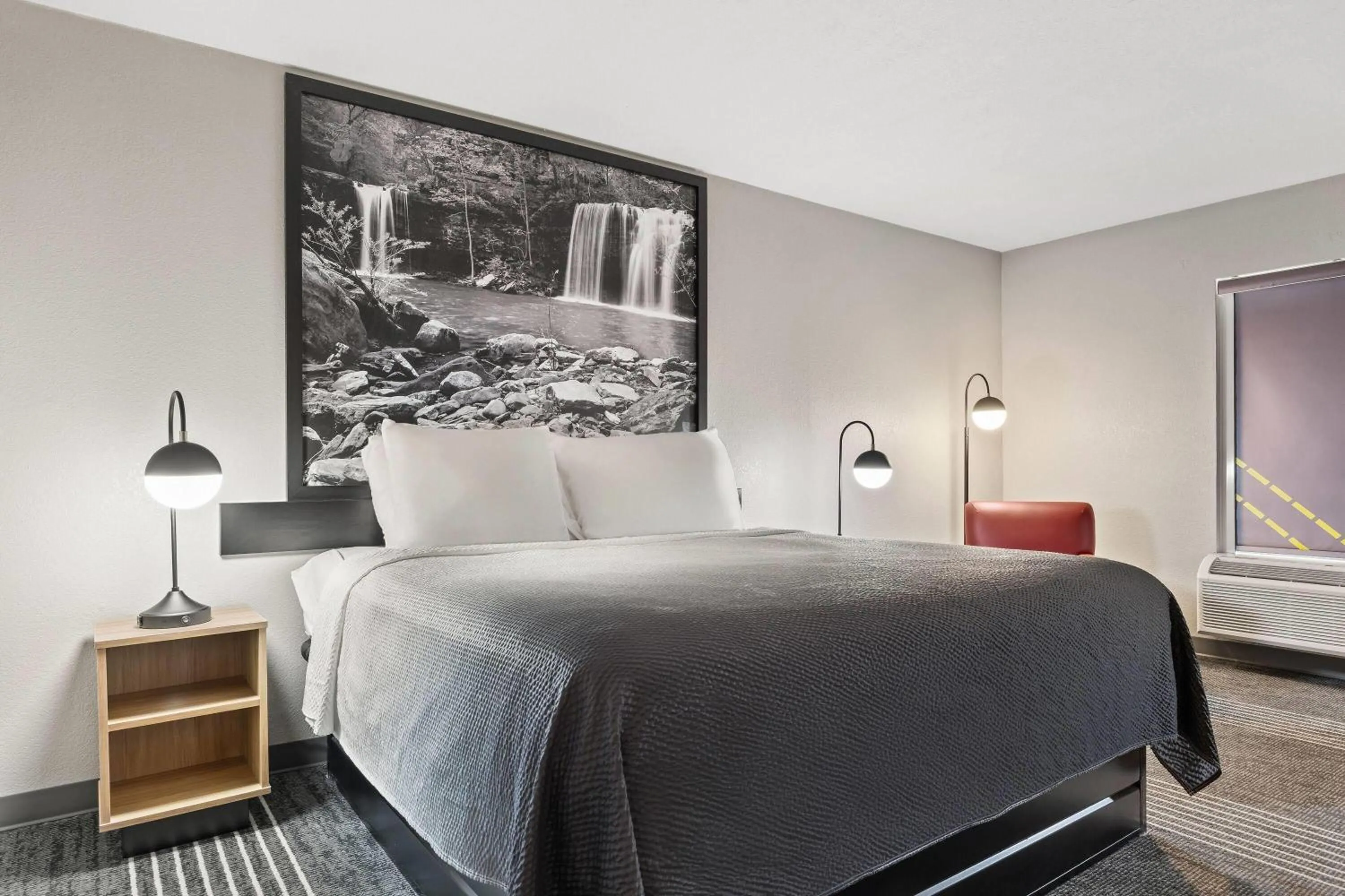 Bed in Super 8 by Wyndham Harrison AR