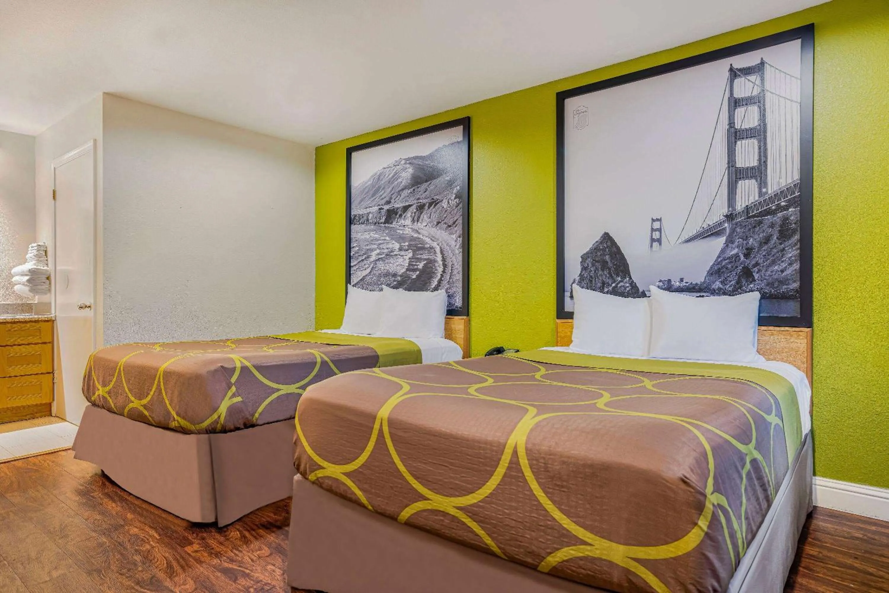 Bed in Super 8 by Wyndham Auburn