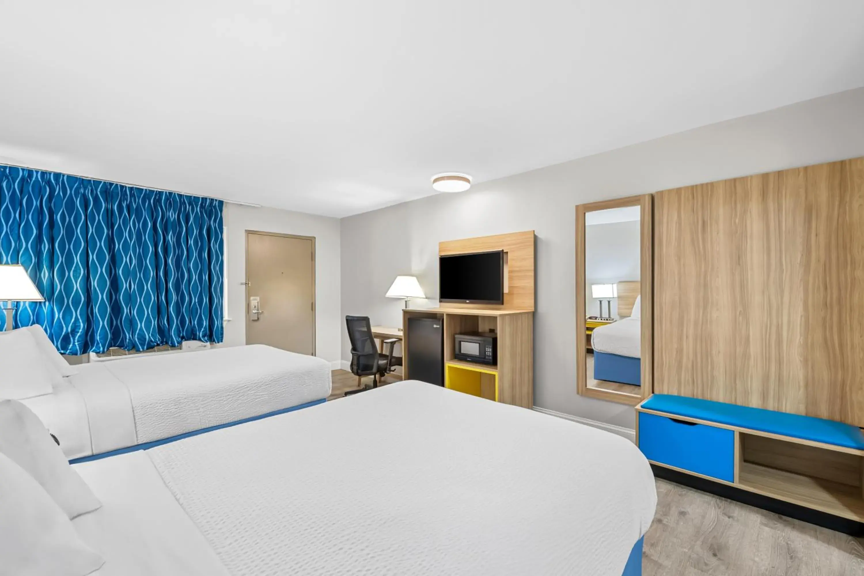 Double Room with Two Double Beds - Smoking in Days Inn by Wyndham Chesapeake Double Room with Two Double Beds - Smoking in Days Inn by Wyndham Chesapeake