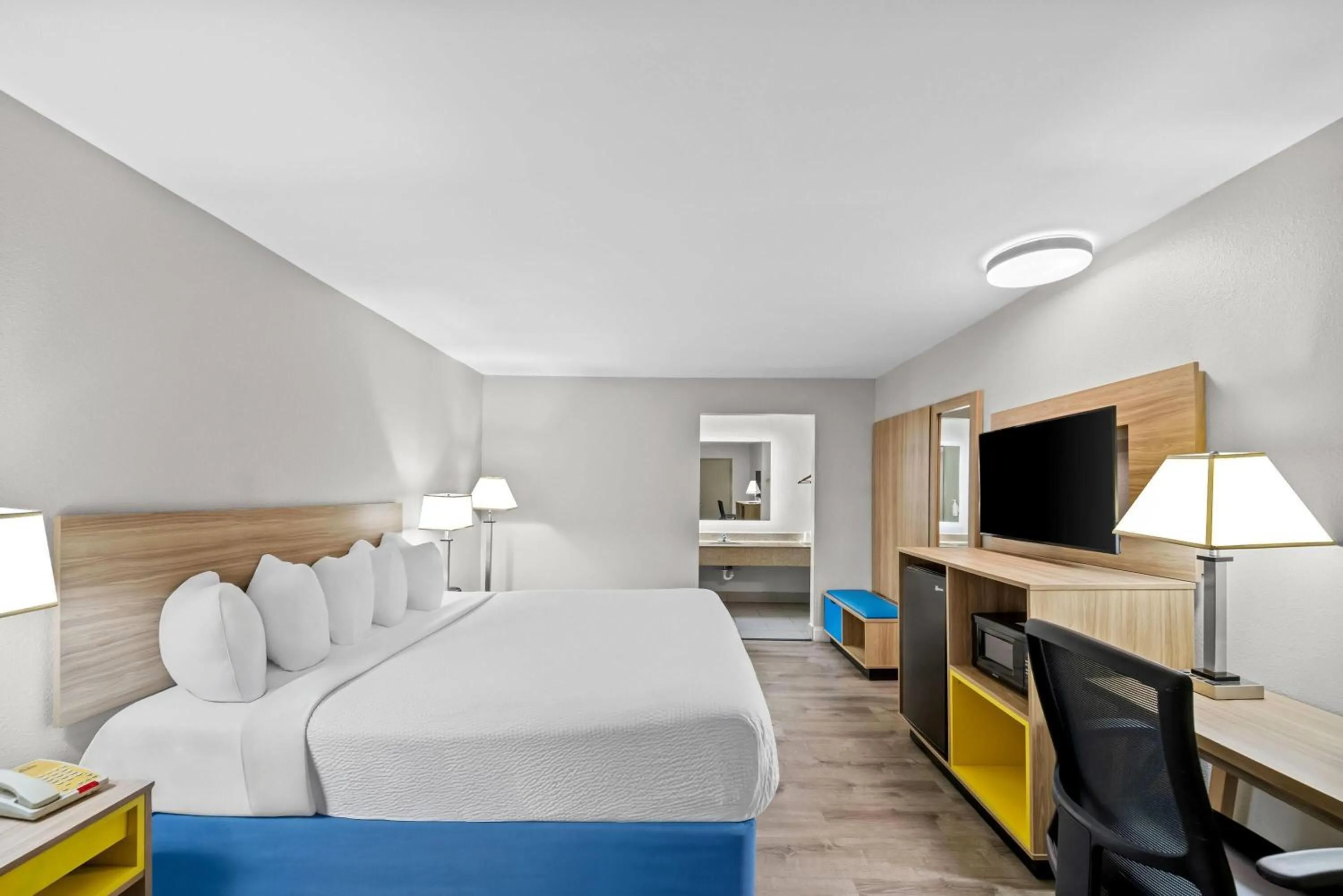 Bed in Days Inn by Wyndham Chesapeake