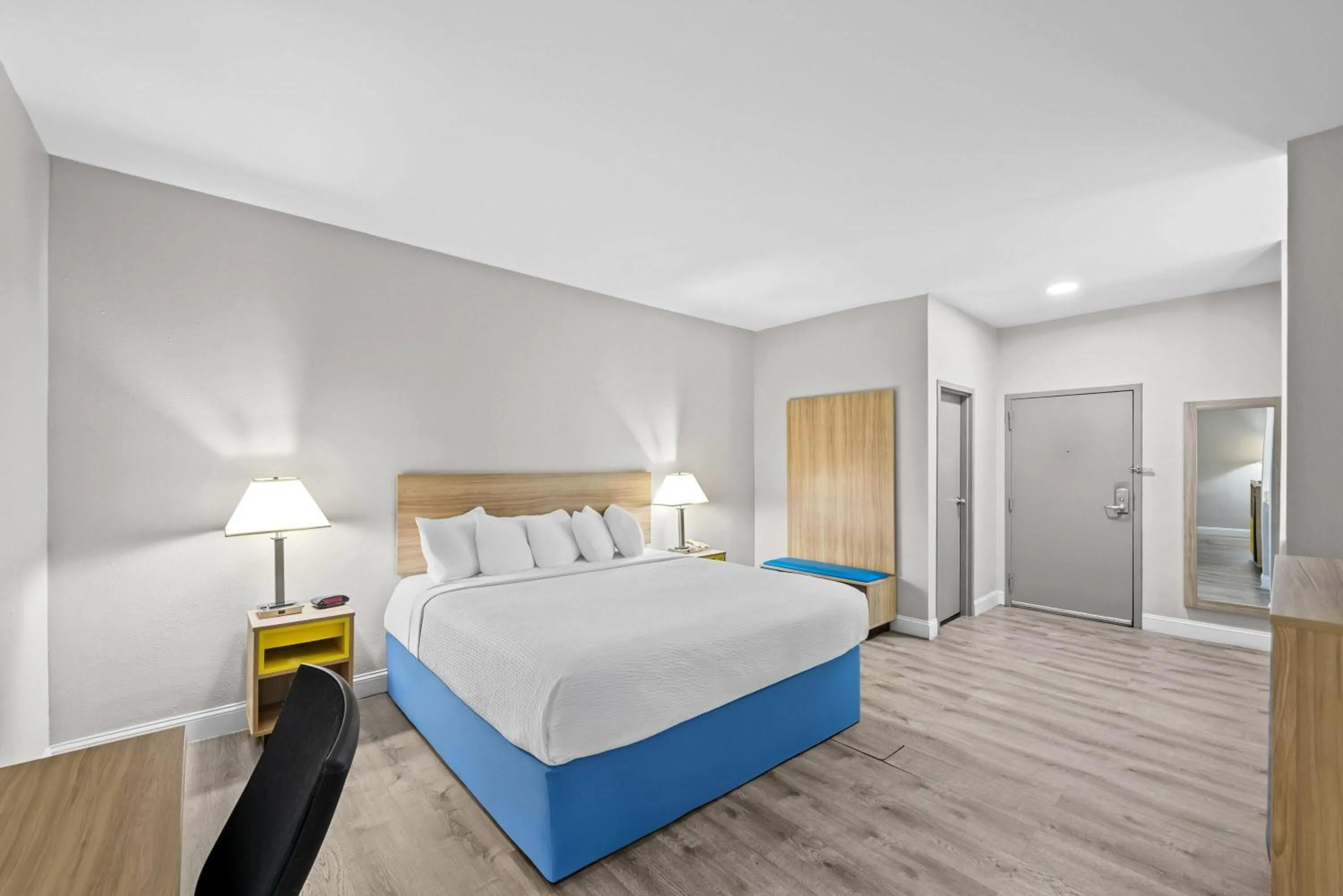 Bed in Days Inn by Wyndham Chesapeake