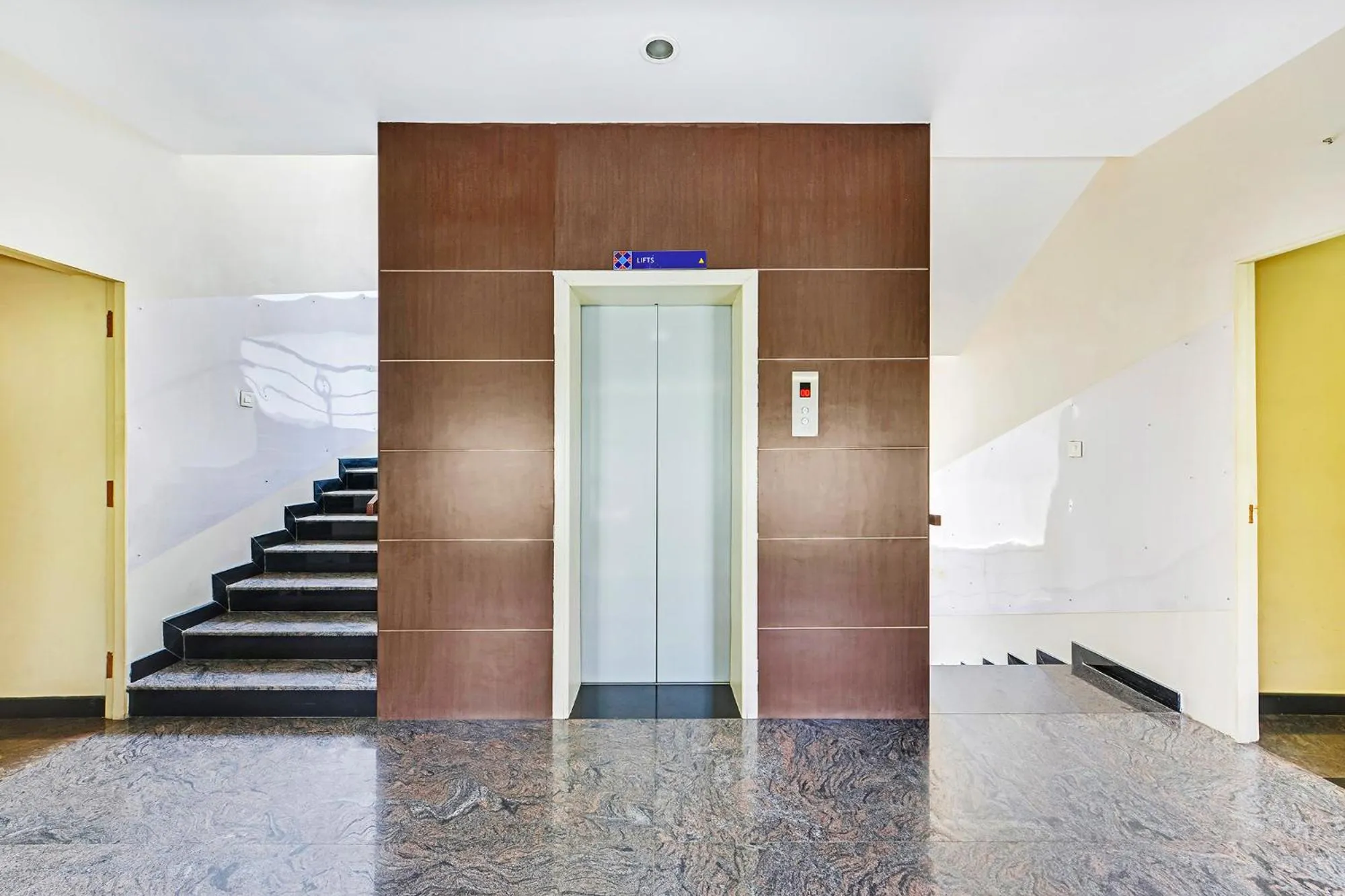 elevator in FabHotel B Zone - Nr US Consulate