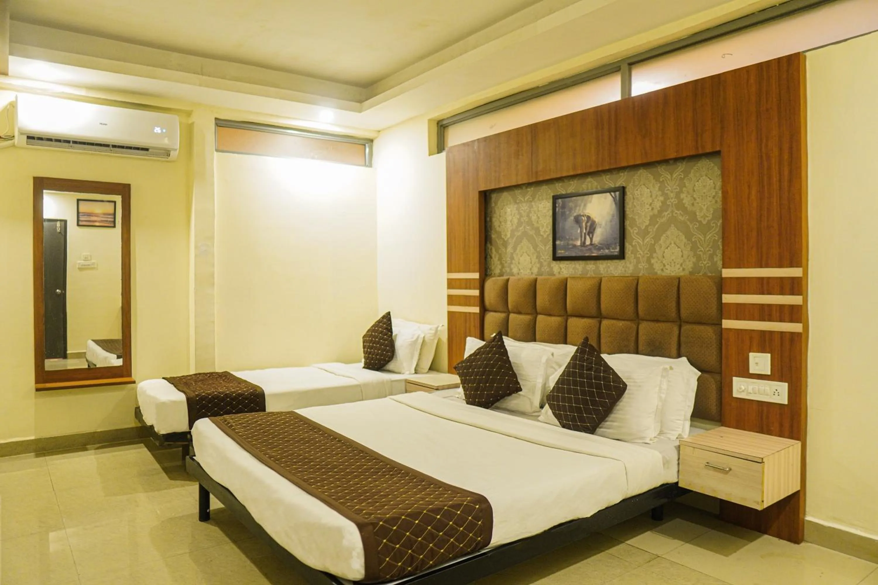 Bedroom, Bed in Mount Amara Hotel & Spa, Siliguri