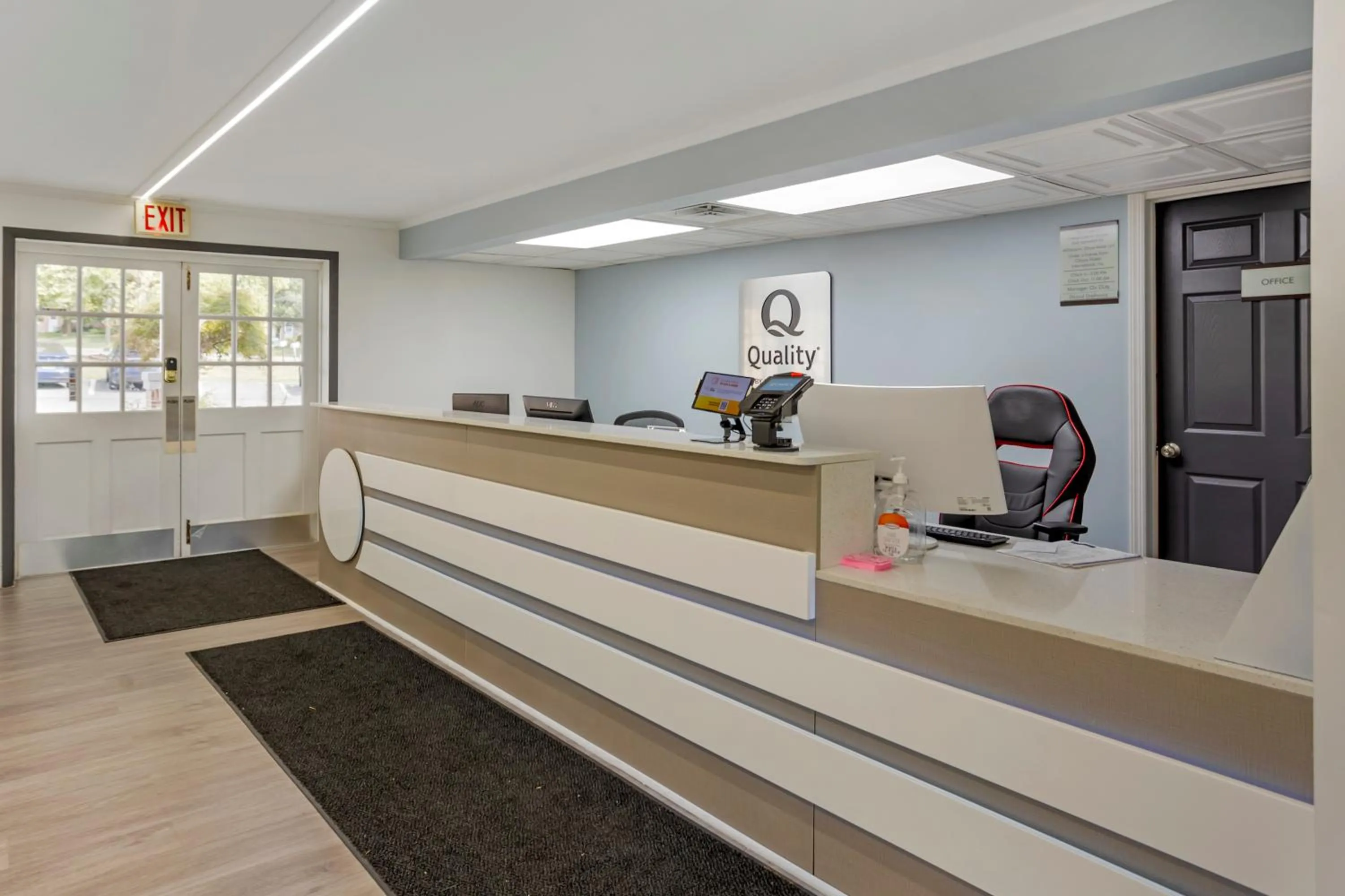 Lobby or reception in Quality Inn Smoketown - Lancaster Area