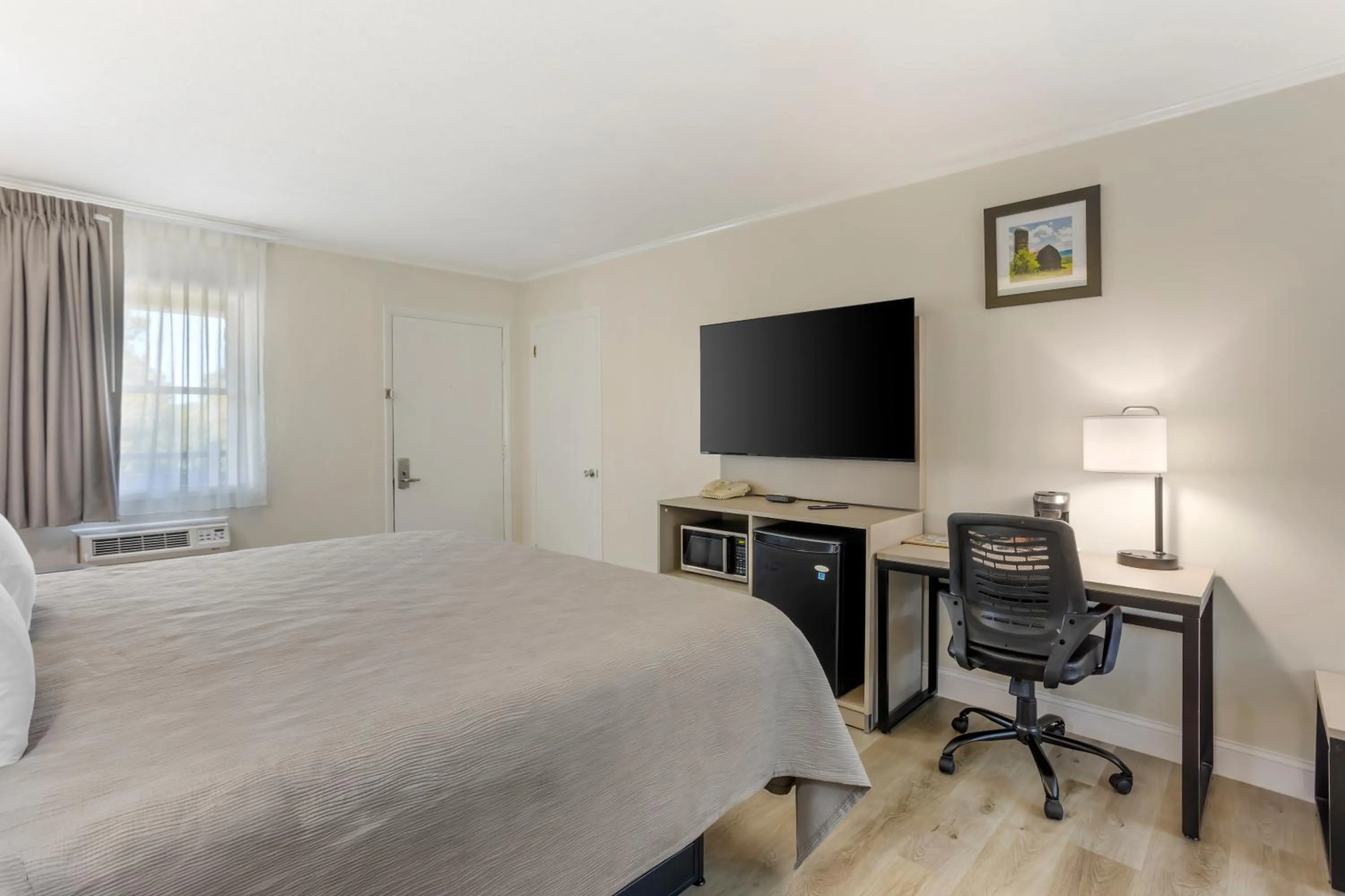 Bedroom, Bed in Quality Inn Smoketown - Lancaster Area