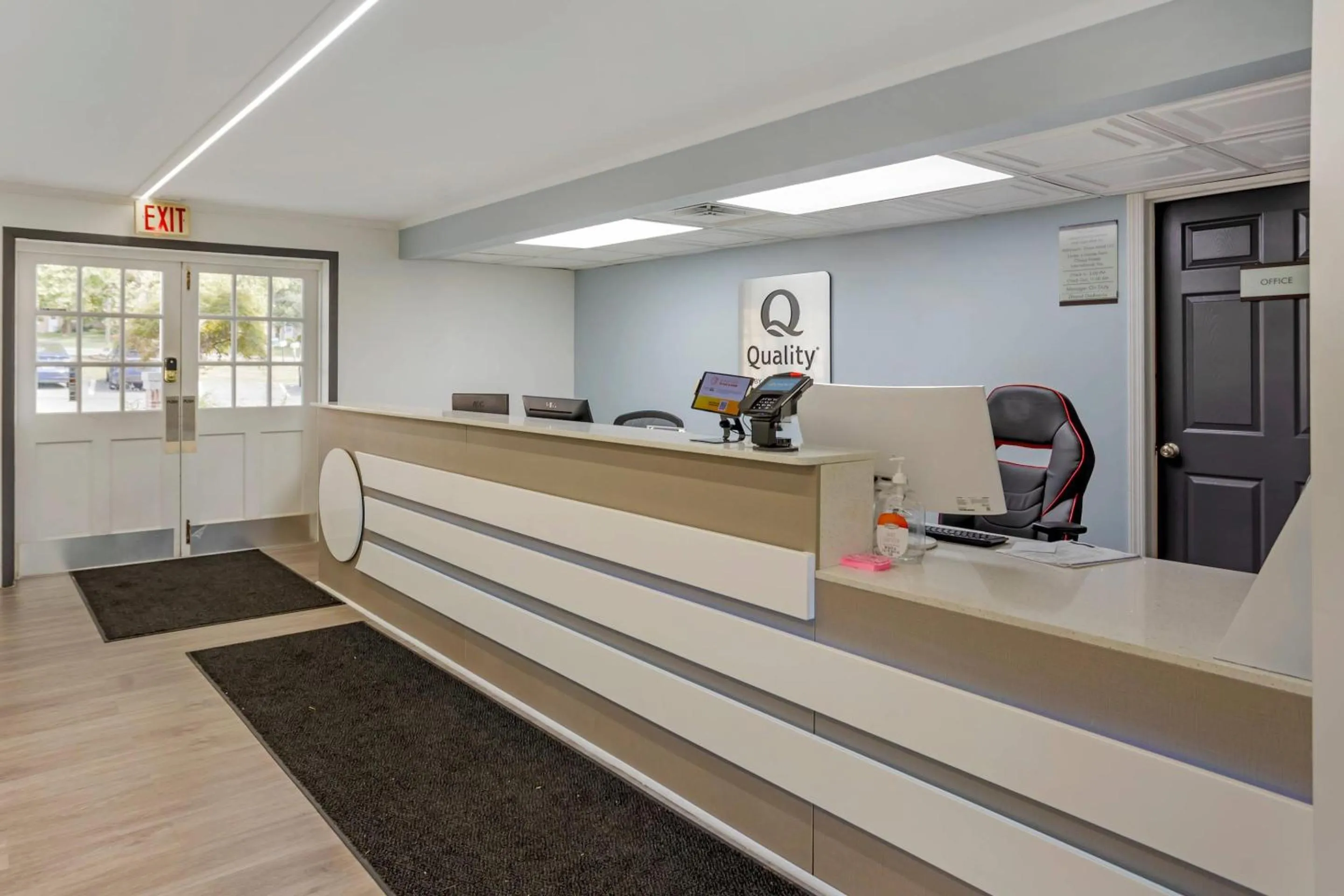 Lobby or reception in Quality Inn Smoketown - Lancaster Area