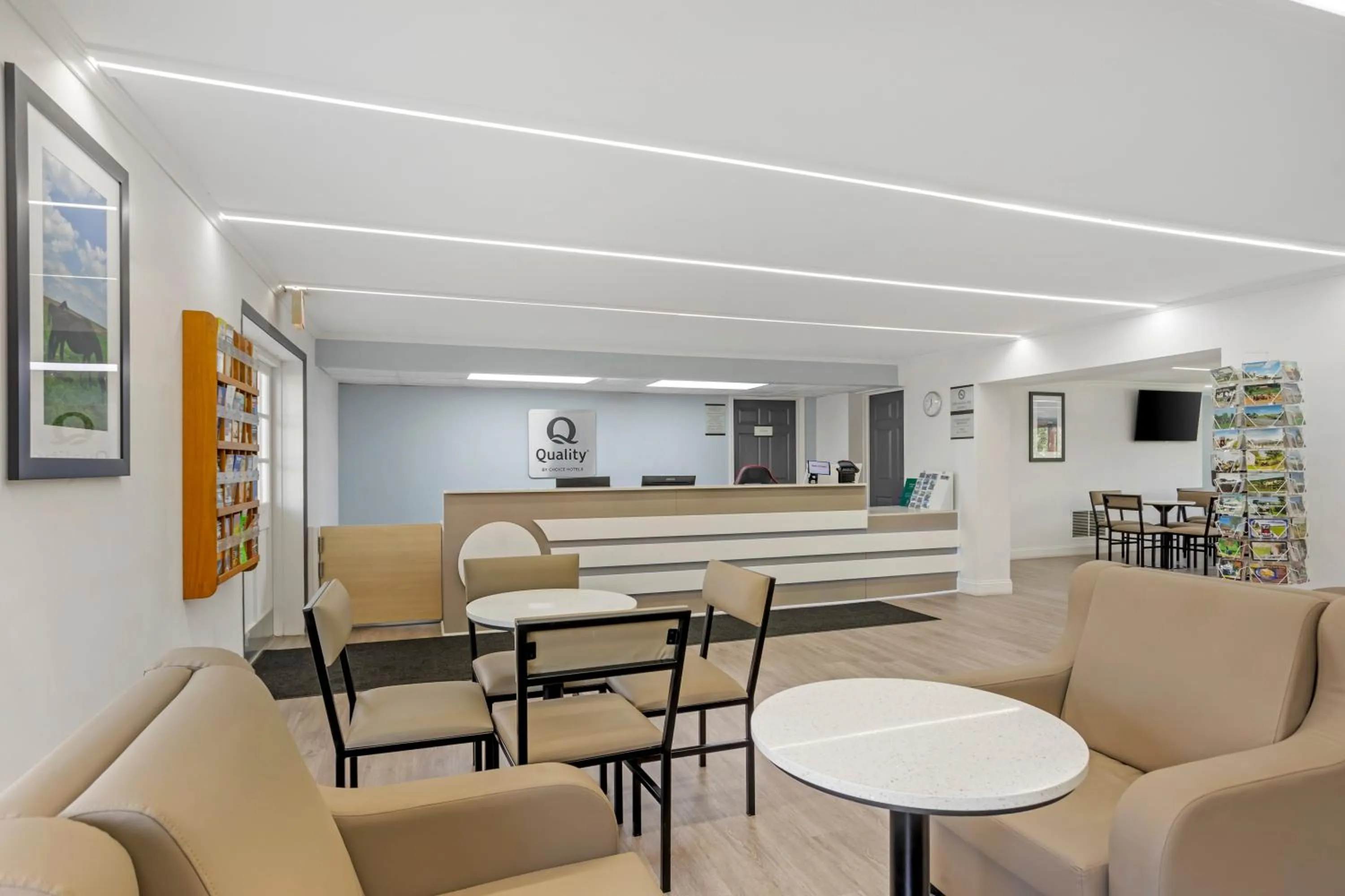 Lobby or reception in Quality Inn Smoketown - Lancaster Area