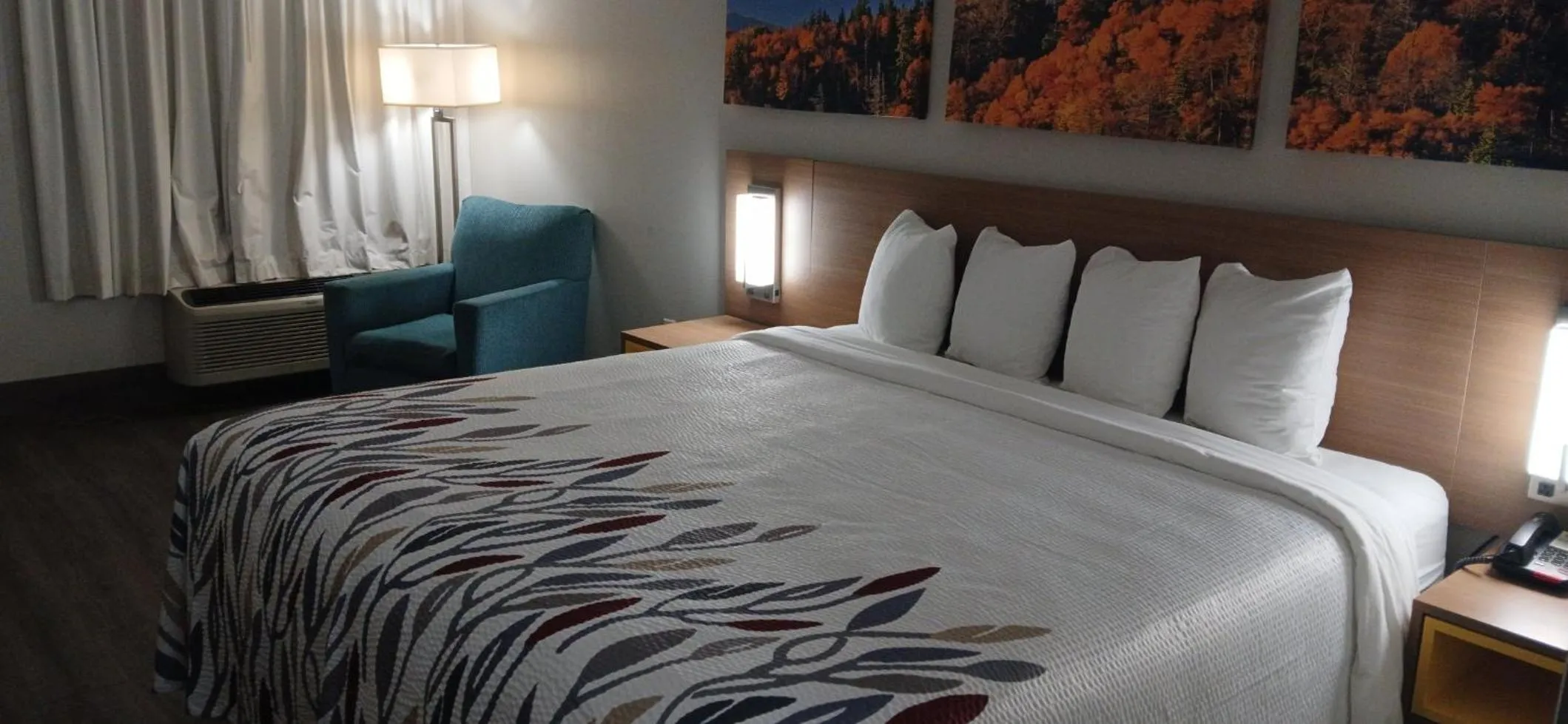 Bedroom, Bed in Red Roof Inn Leeds