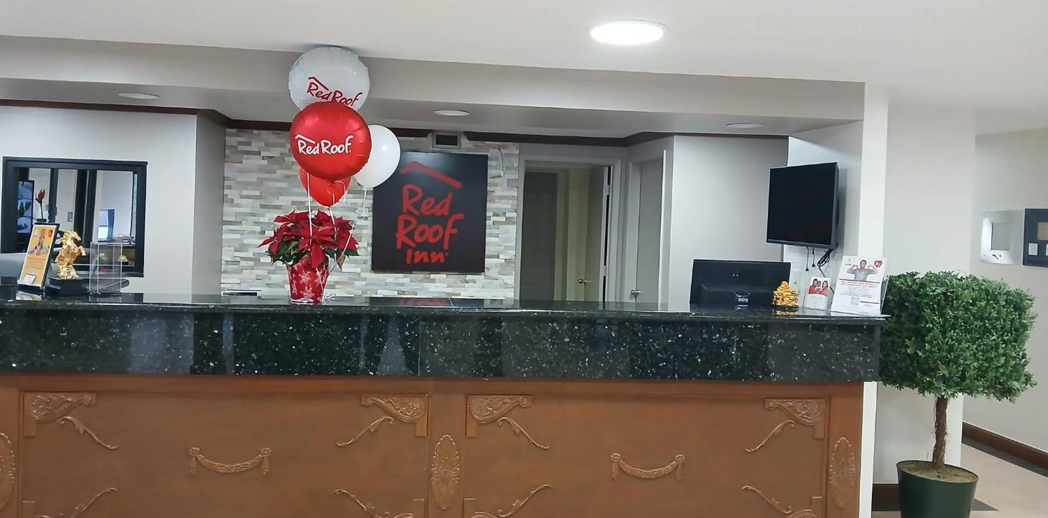 Lobby or reception in Red Roof Inn Leeds