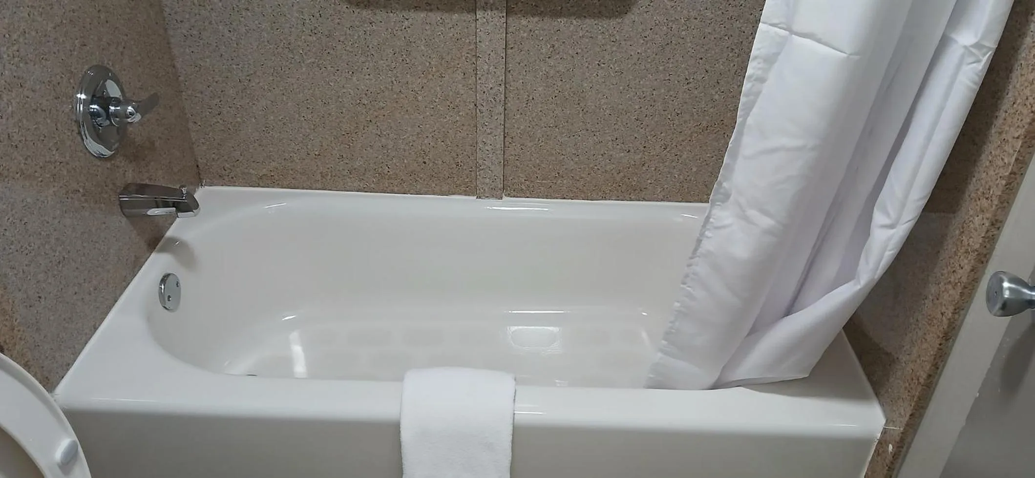 Bathroom in Red Roof Inn Leeds