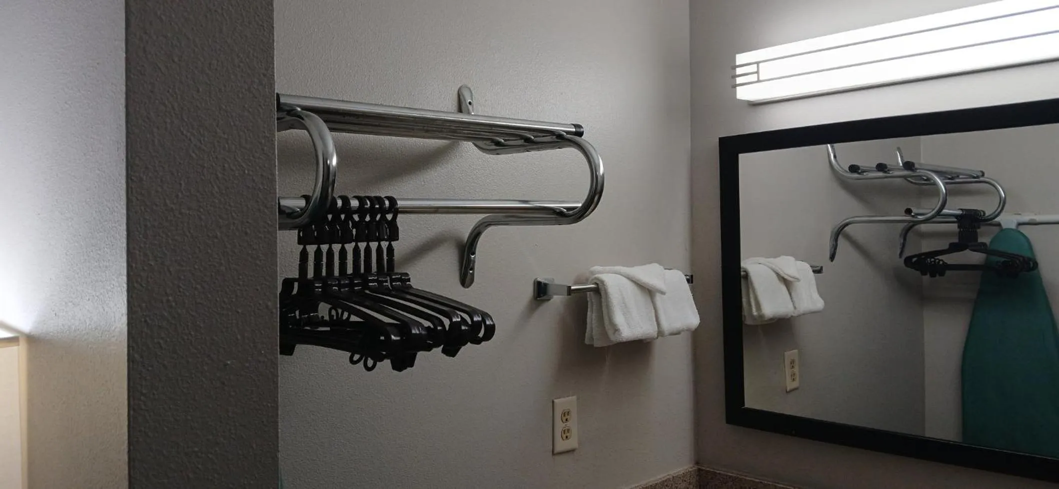 Bathroom in Red Roof Inn Leeds