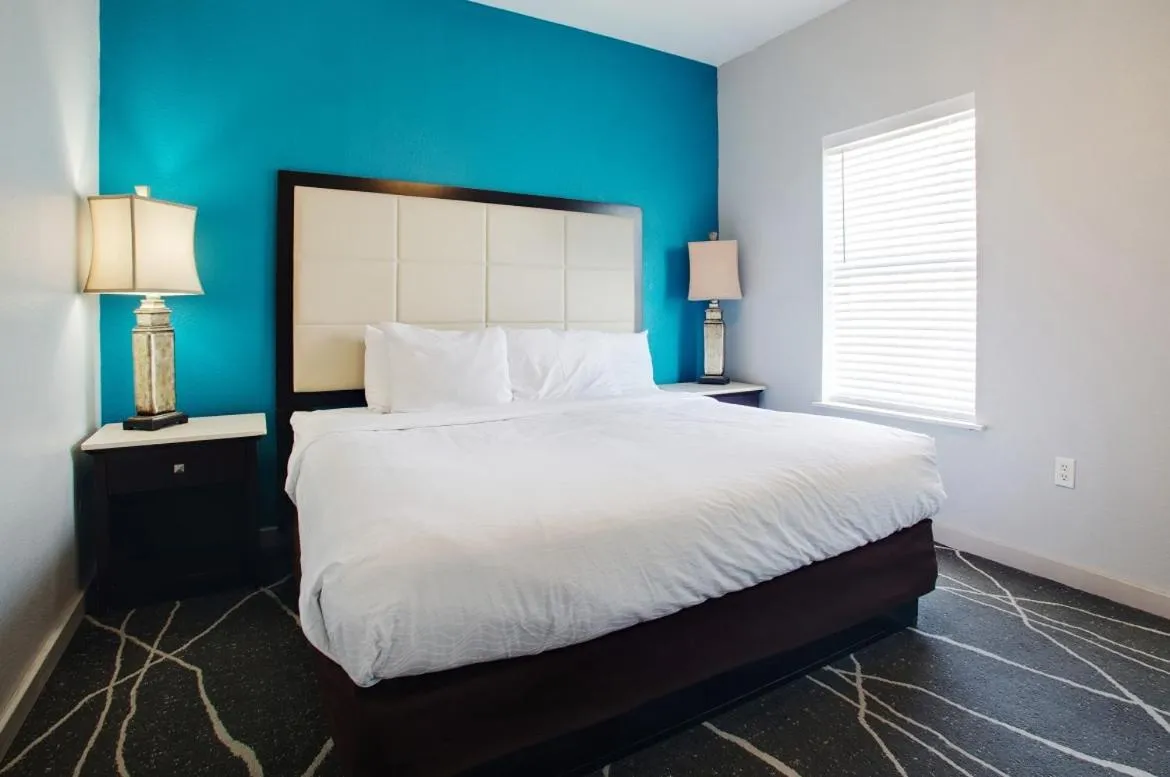 Bedroom, Bed in Plantation Suites and Conference Center