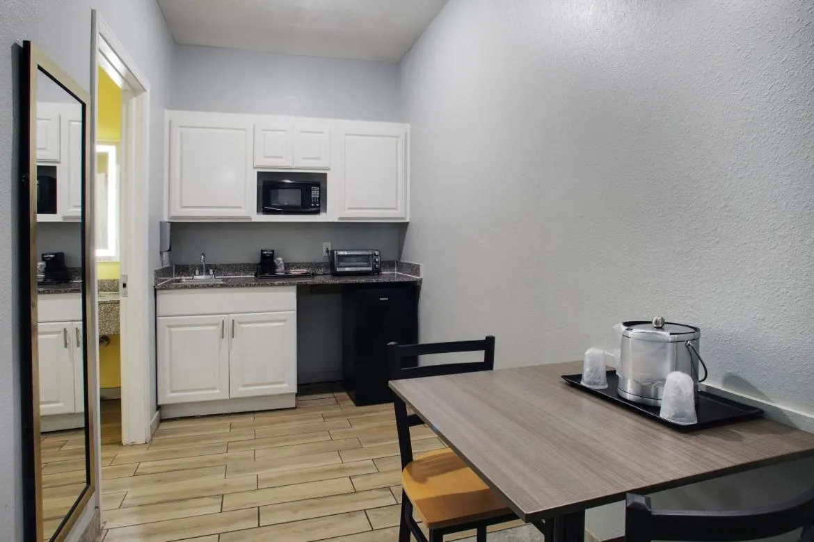 Coffee/tea facilities in Plantation Suites and Conference Center