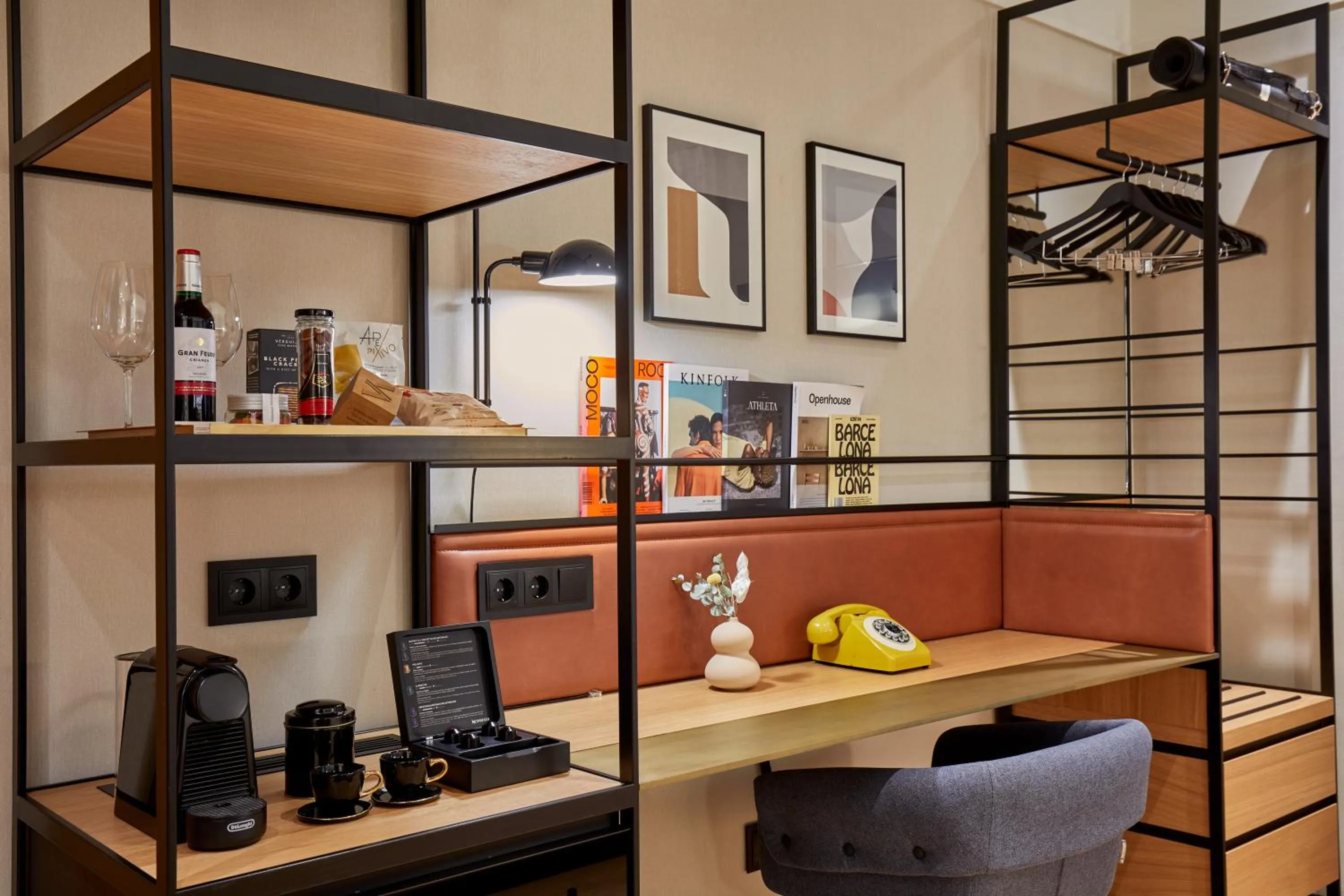 Coffee/tea facilities in Kimpton Vividora Hotel by IHG