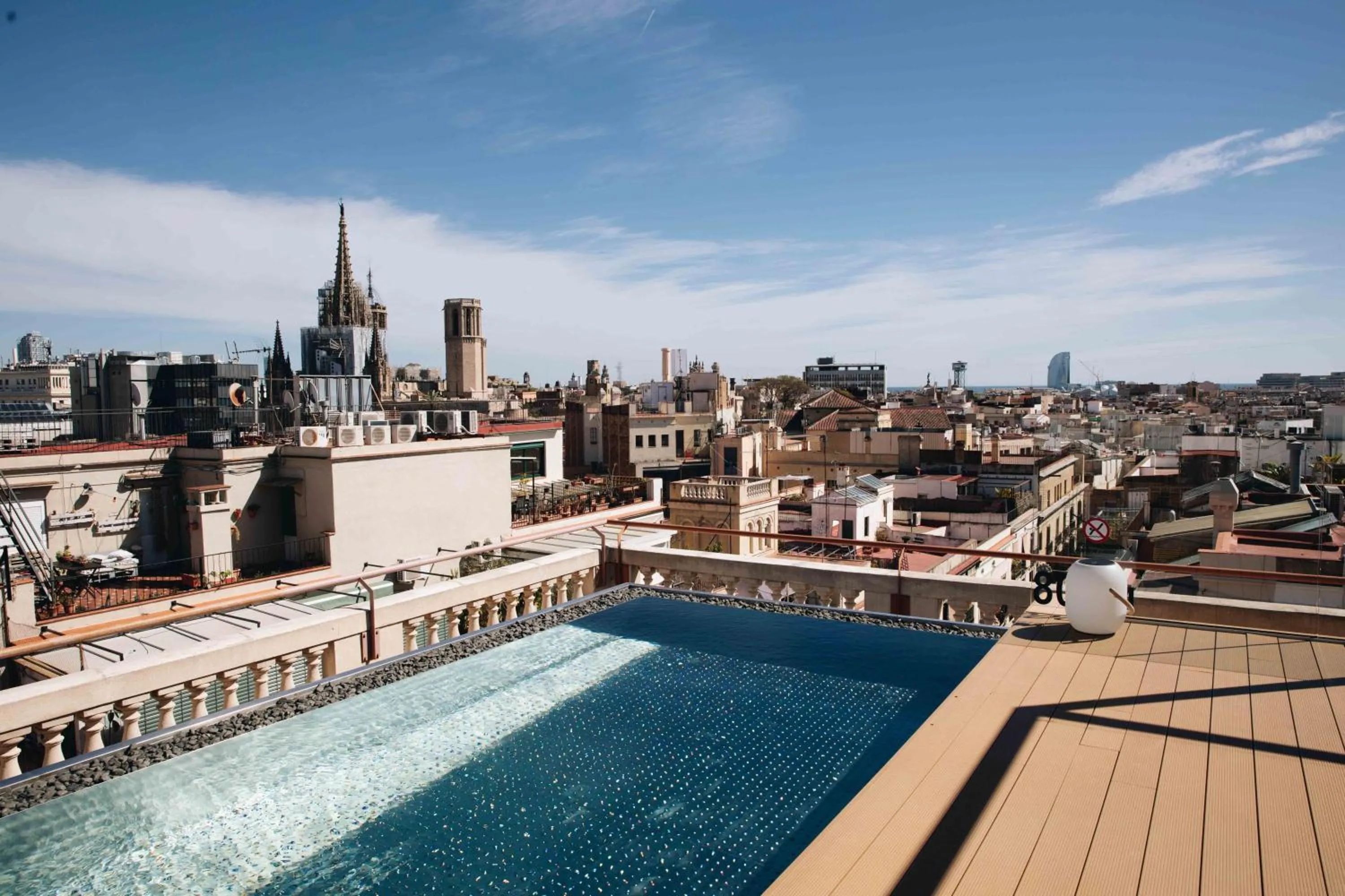 Swimming pool in Kimpton Vividora Hotel by IHG