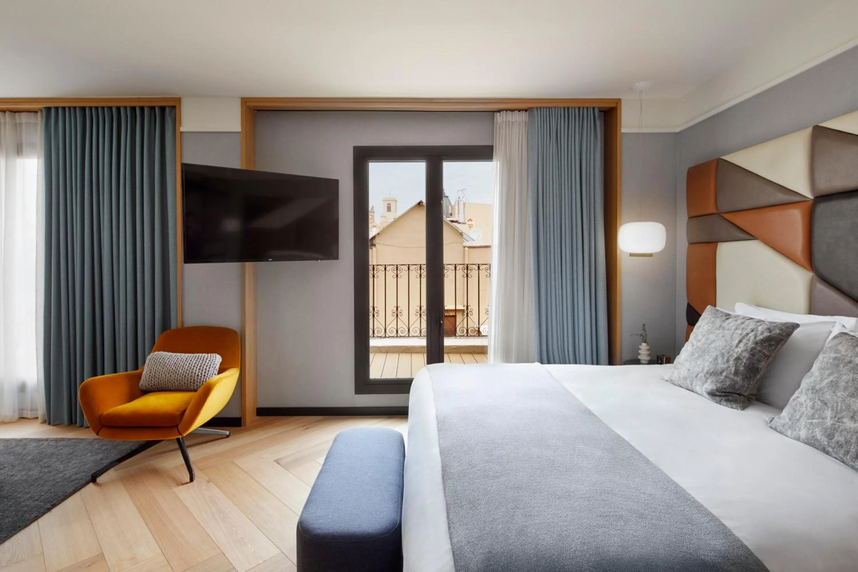 Bed in Kimpton Vividora Hotel by IHG