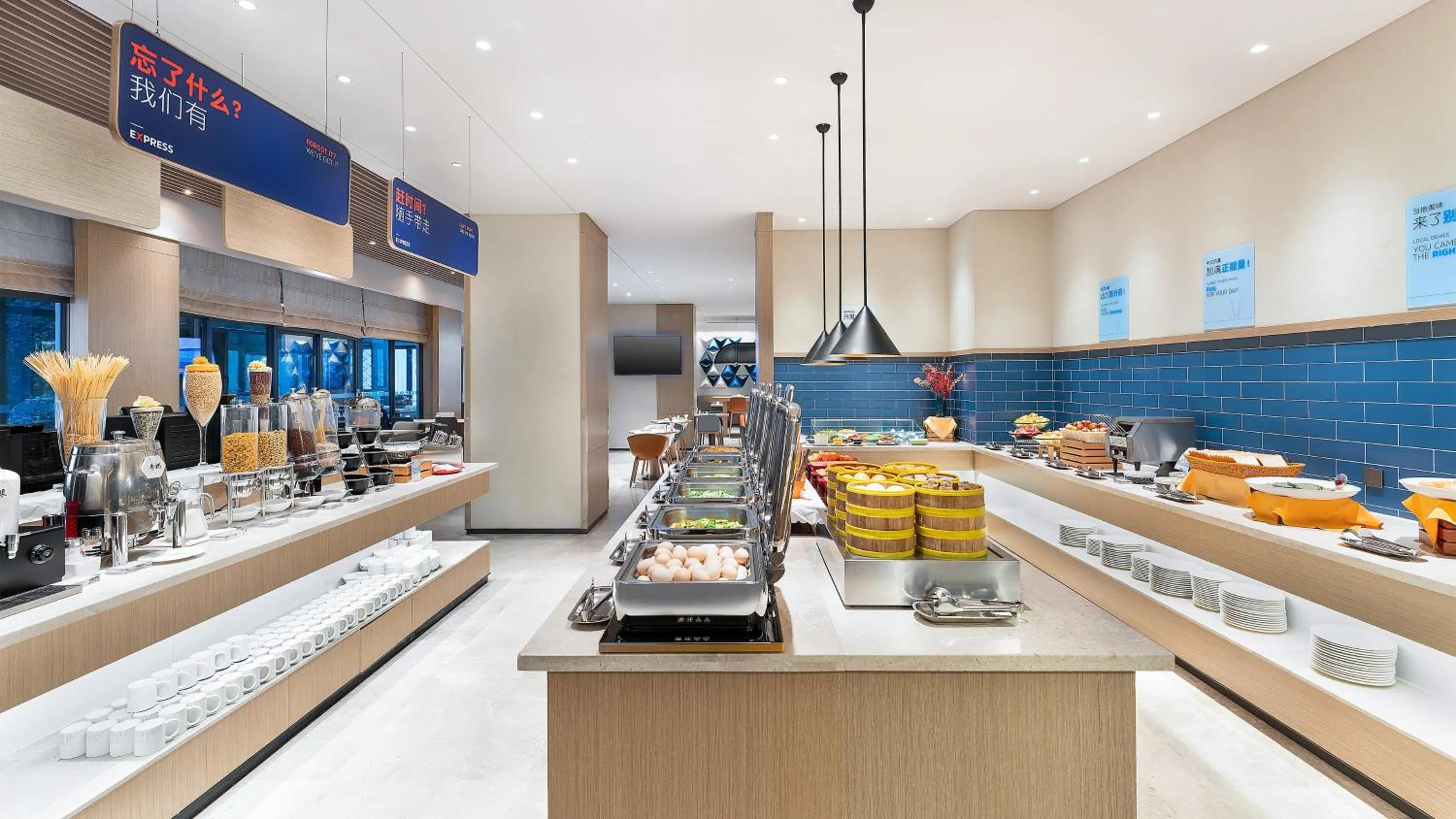 Breakfast in Holiday Inn Express Kunming West by IHG