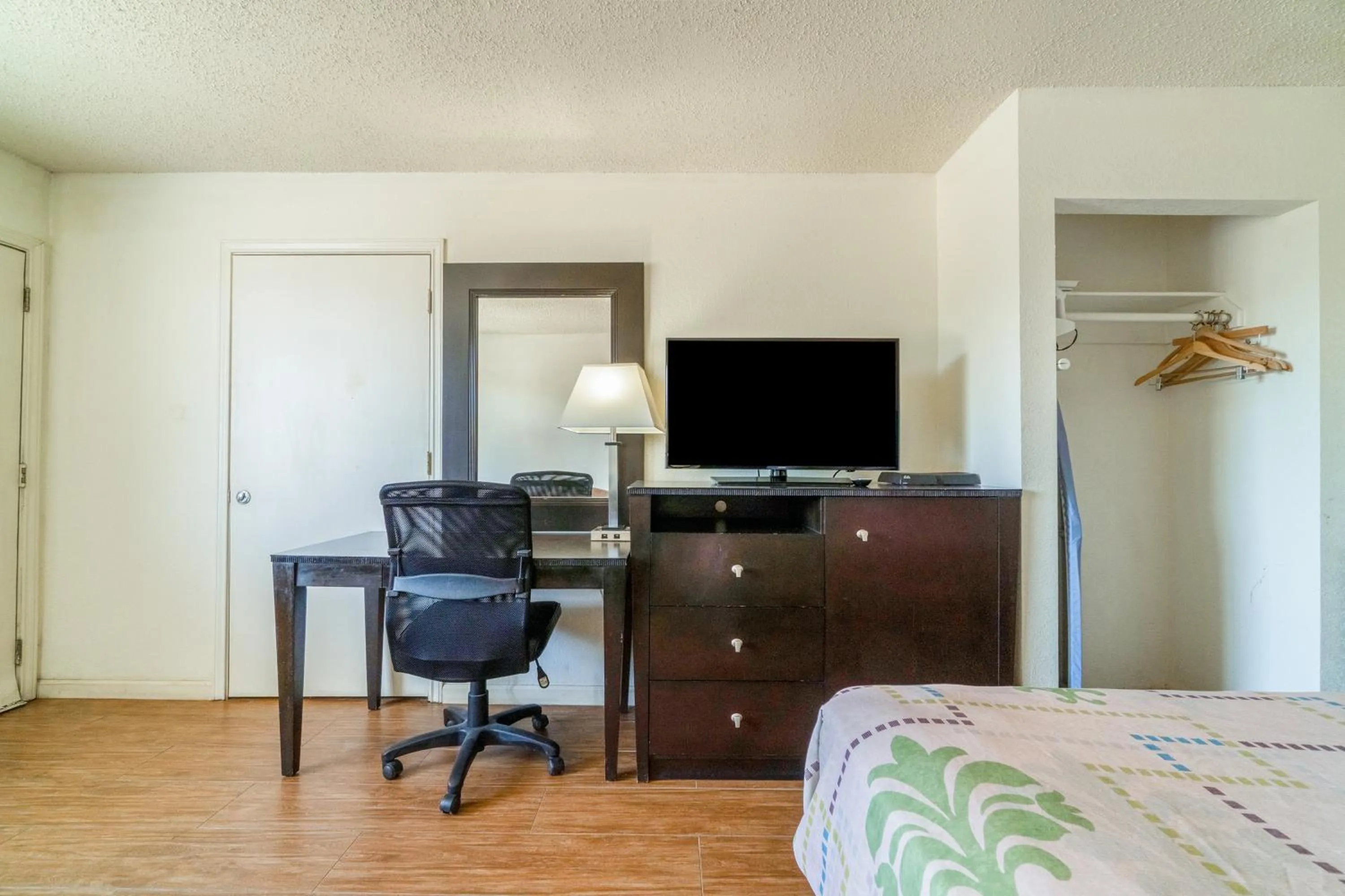 Bedroom in Executive Inn Port Lavaca by OYO