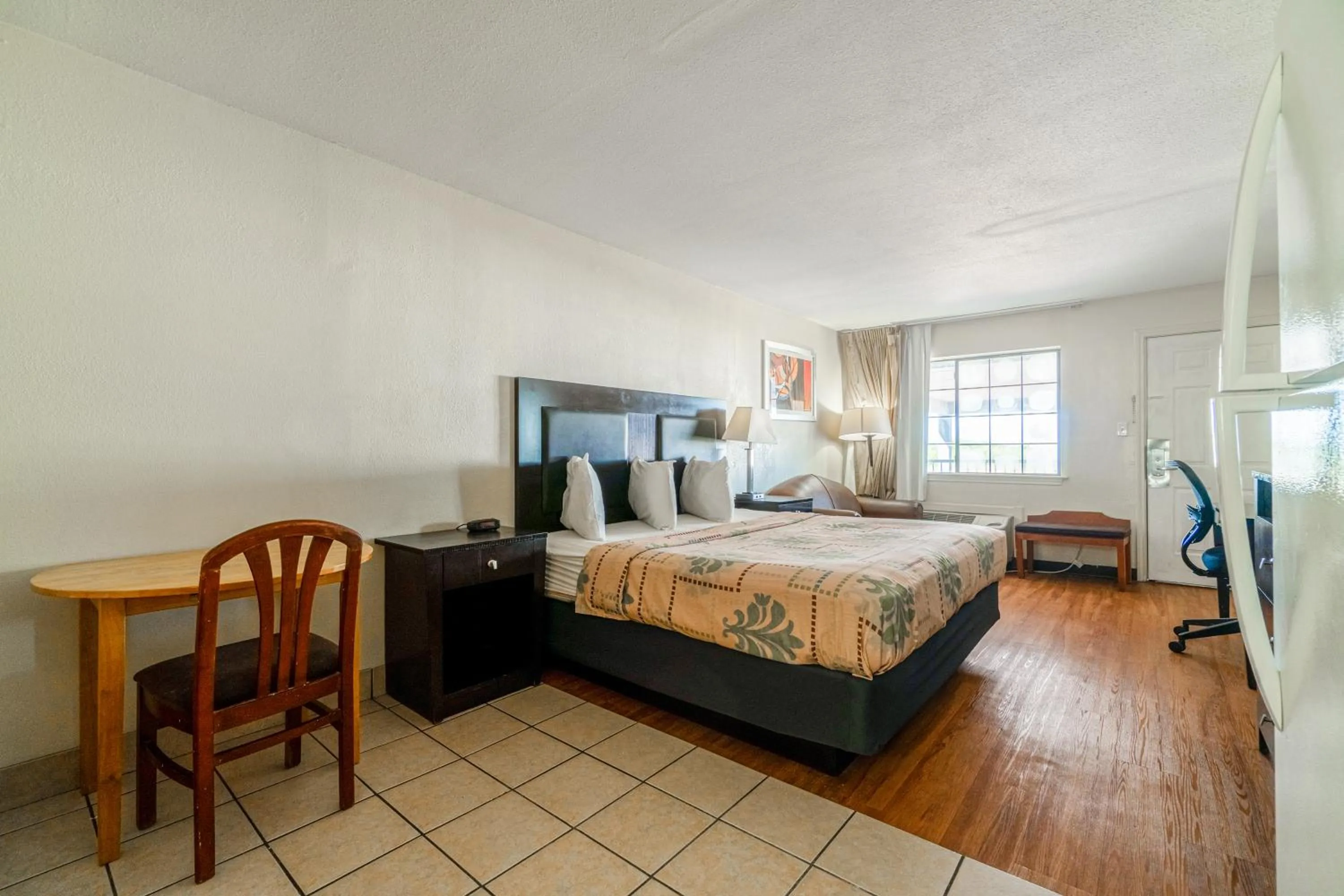 Bedroom, Bed in Executive Inn Port Lavaca by OYO