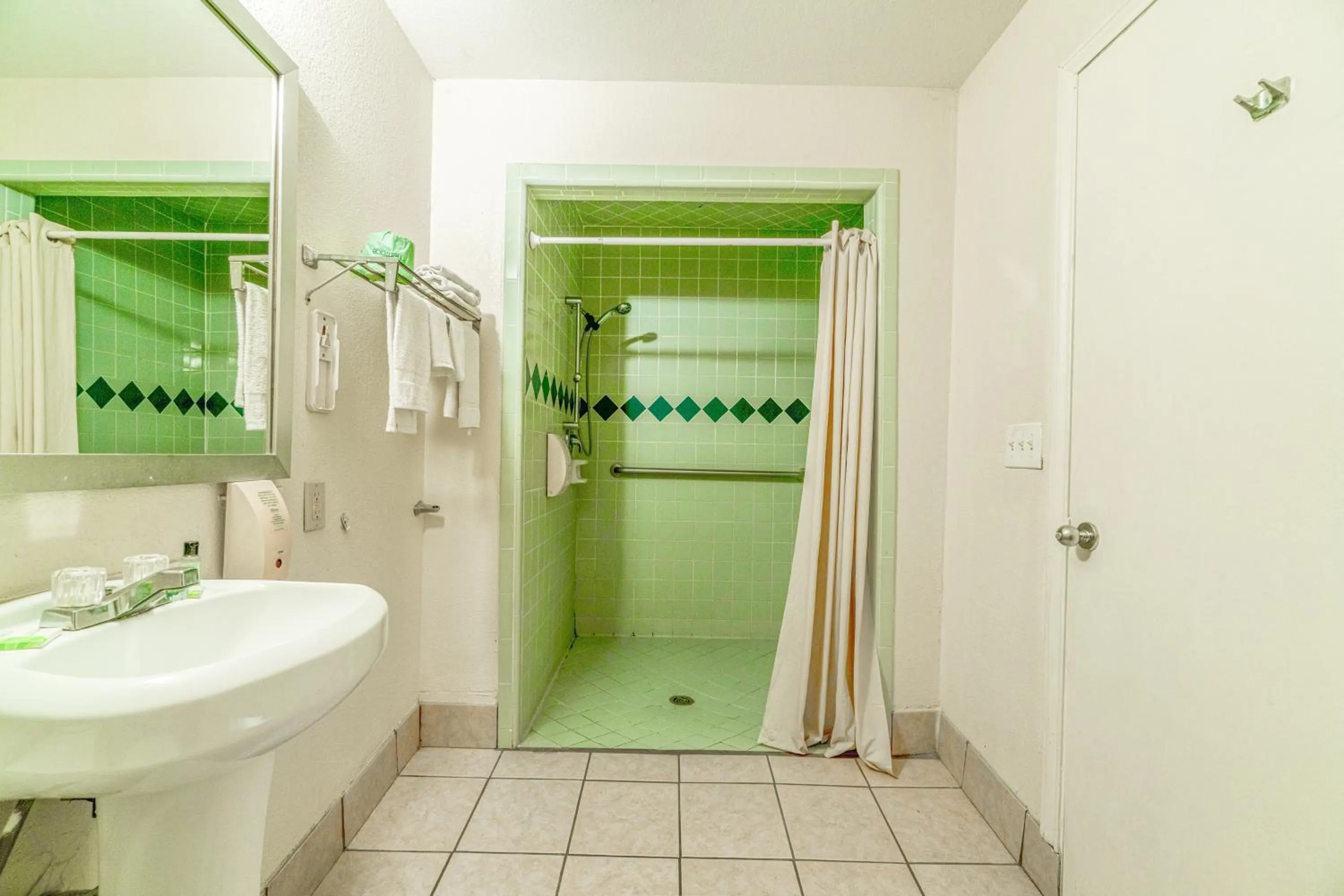 Bathroom in Executive Inn Port Lavaca by OYO