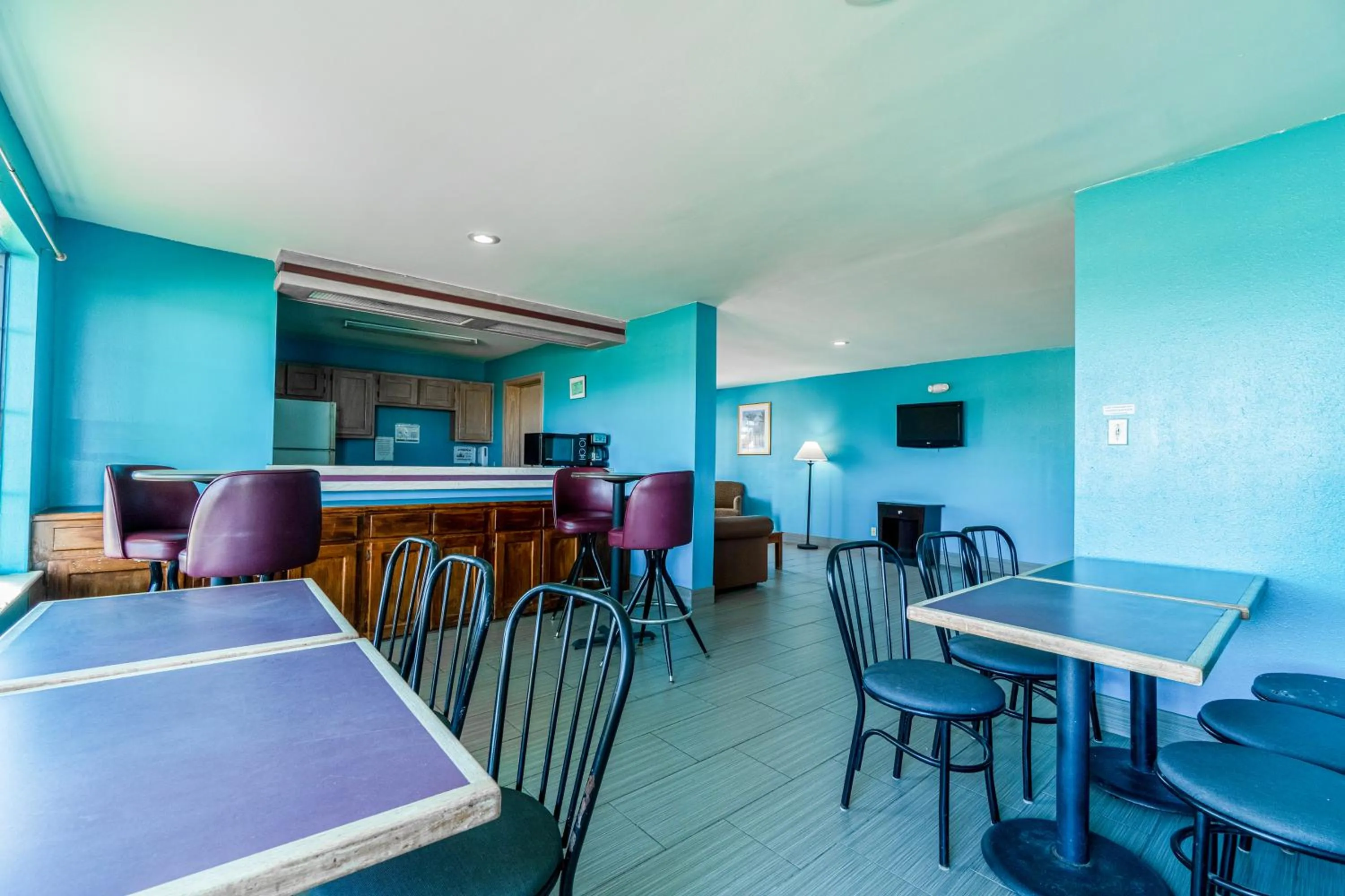 Restaurant/places to eat in Executive Inn Port Lavaca by OYO