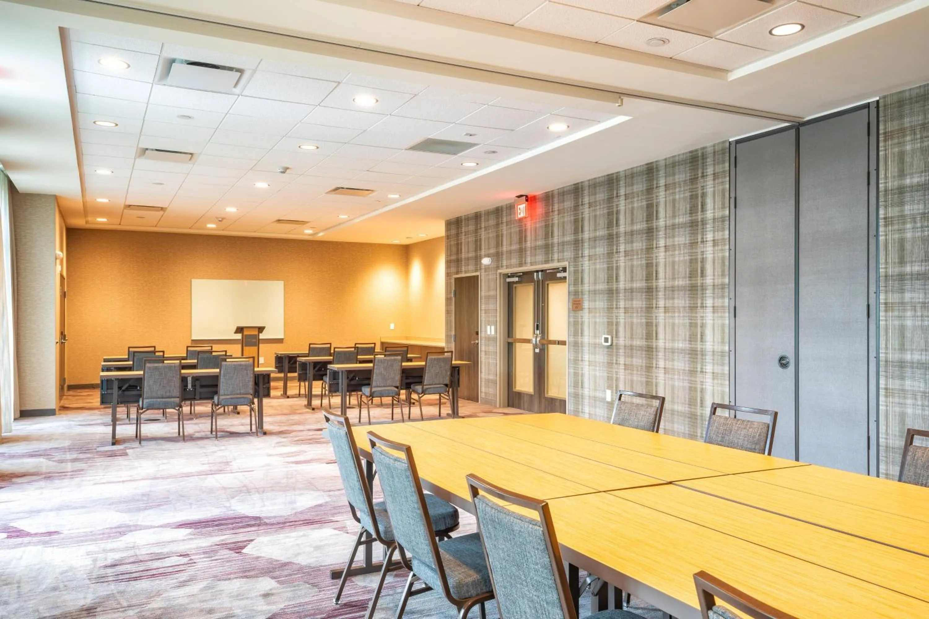 Meeting/conference room in Courtyard by Marriott Charleston-North Charleston