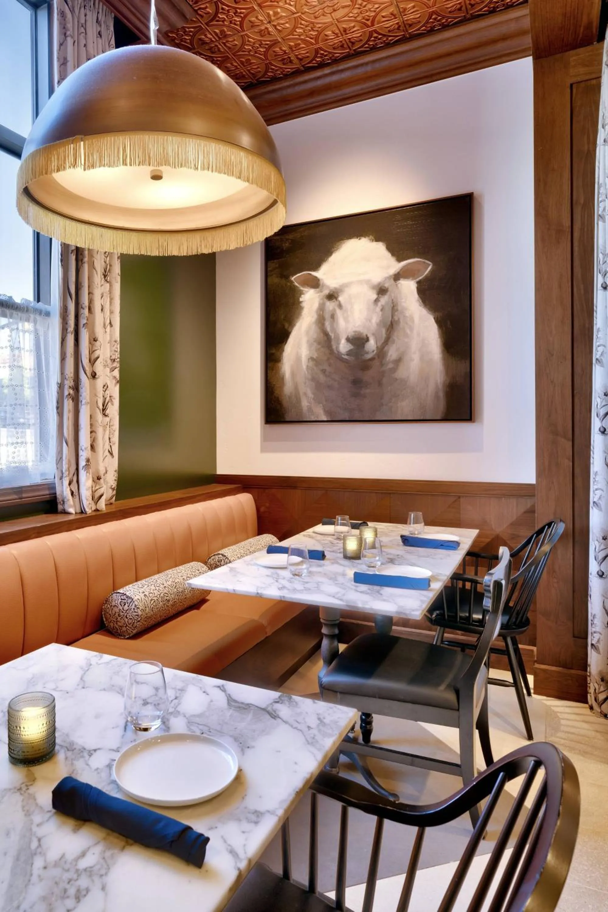 Restaurant/places to eat in The Advenire, Autograph Collection