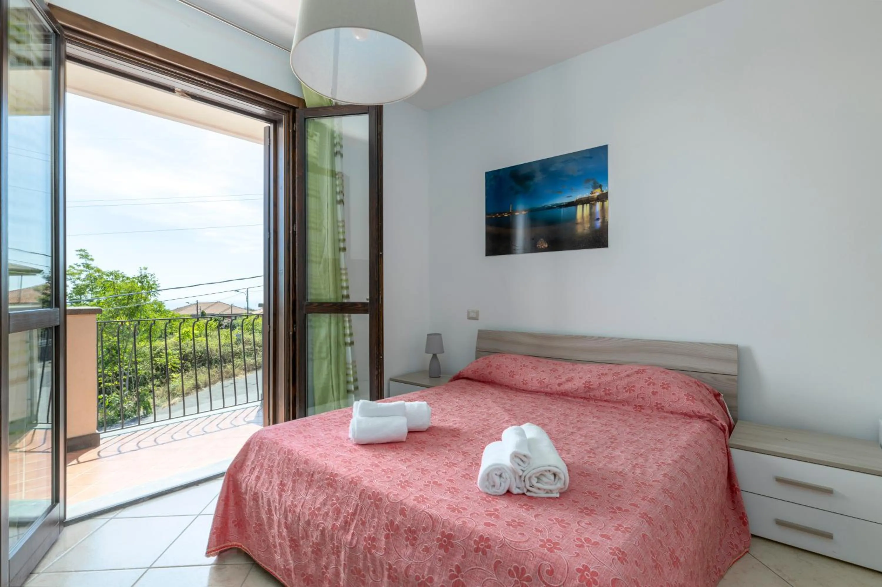 Bedroom, Bed in Villa Vulcano, tra l'Etna e il mare