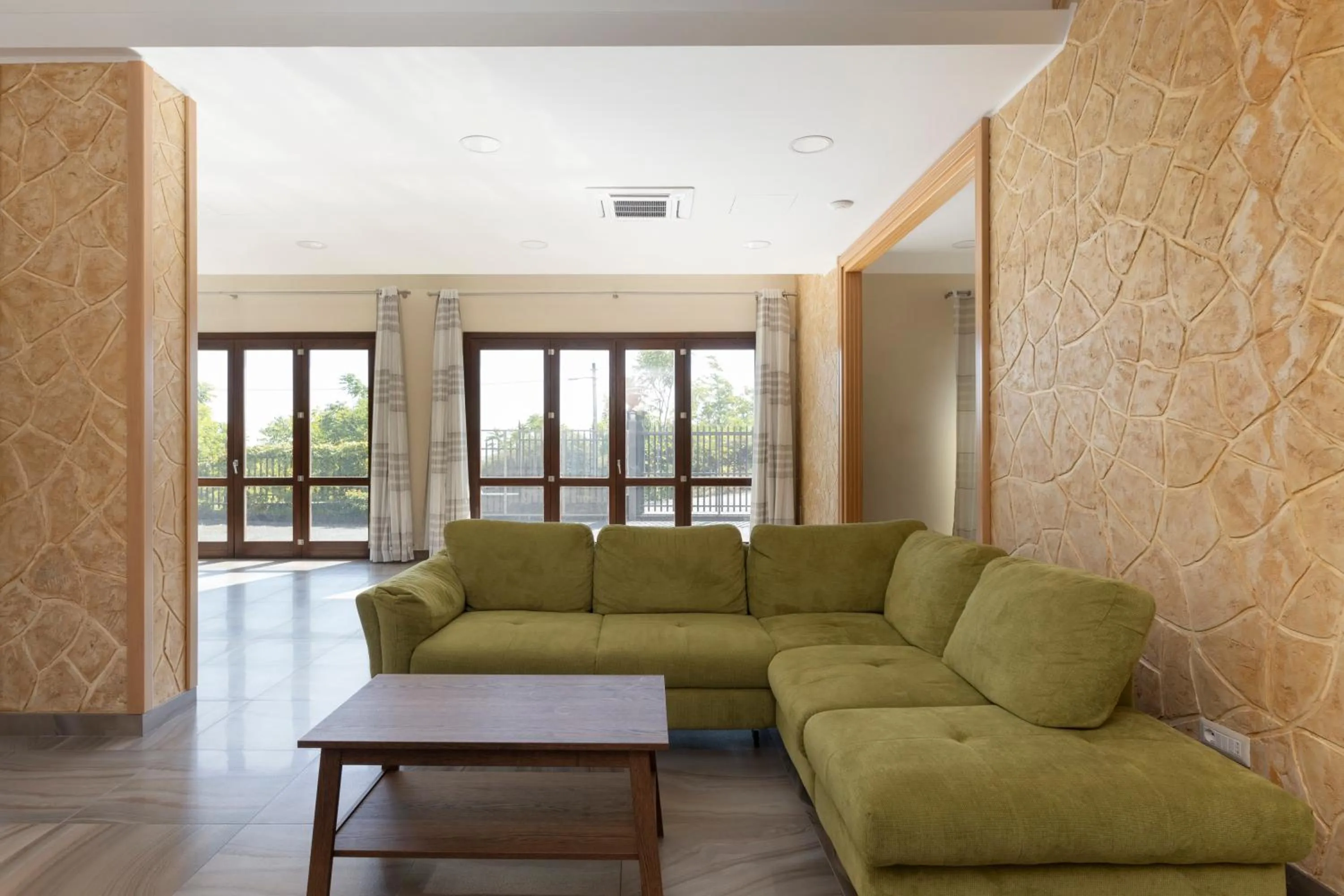 Communal lounge/ TV room in Villa Vulcano, tra l'Etna e il mare