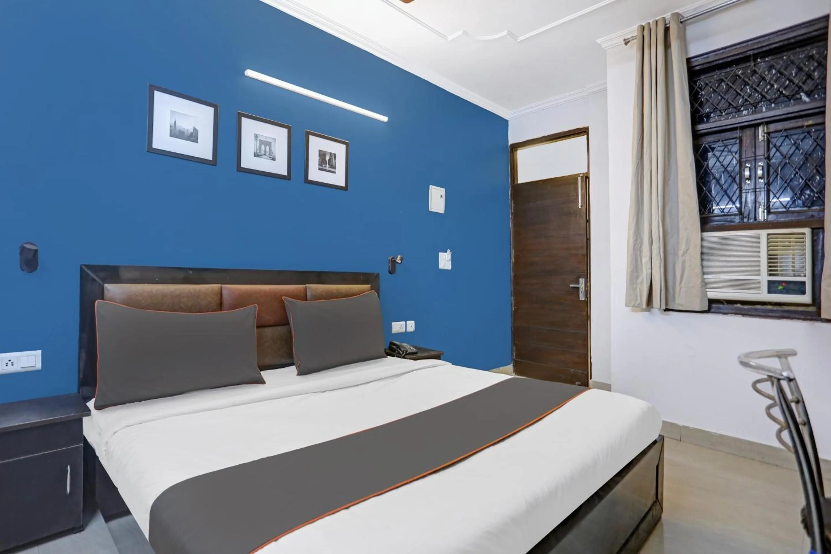 Facade/entrance, Bed in Collection O Agniv Residency Near Saket Metro