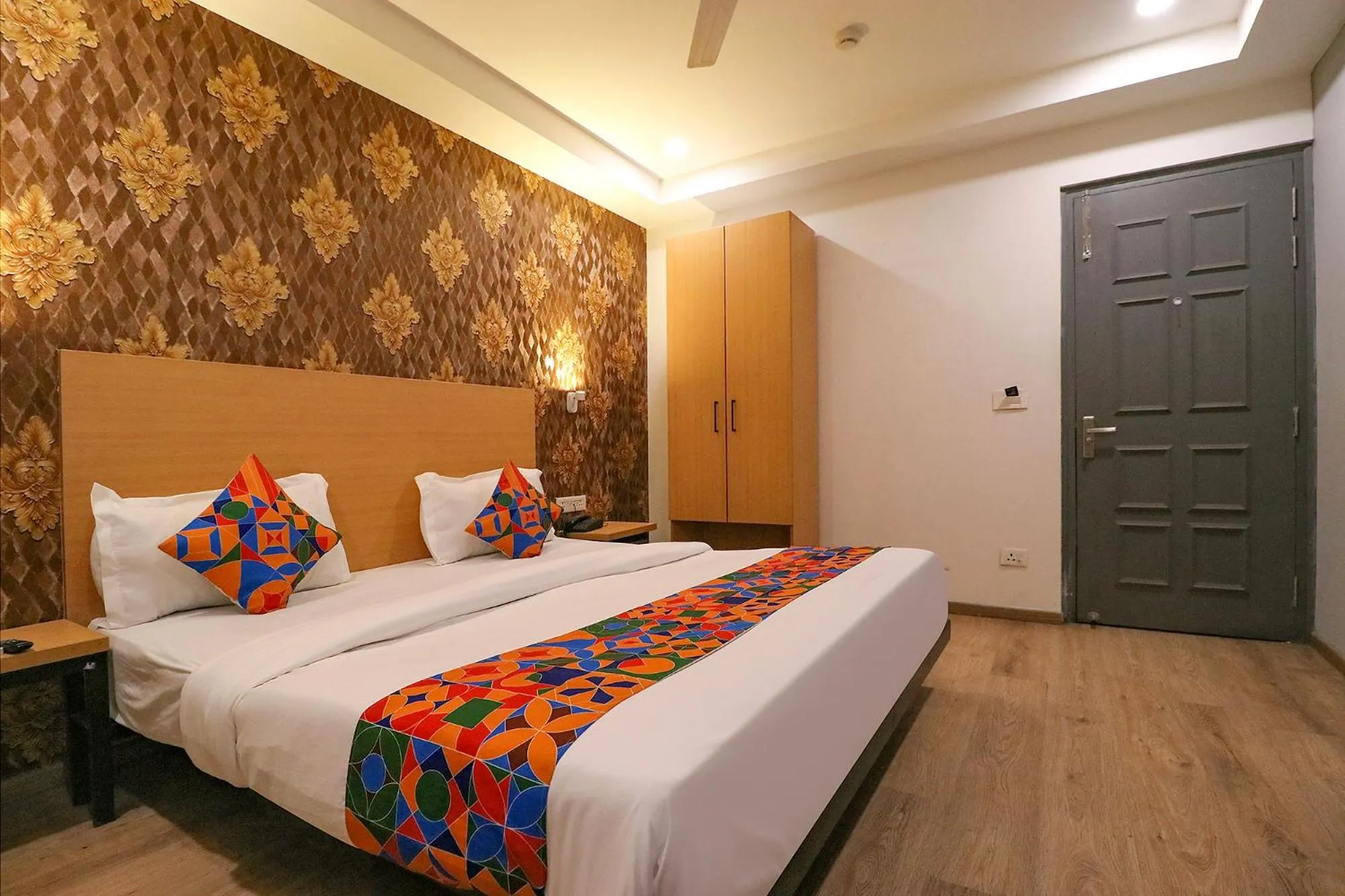 Bed in Via La Serene - Near Yamuna Sports Complex