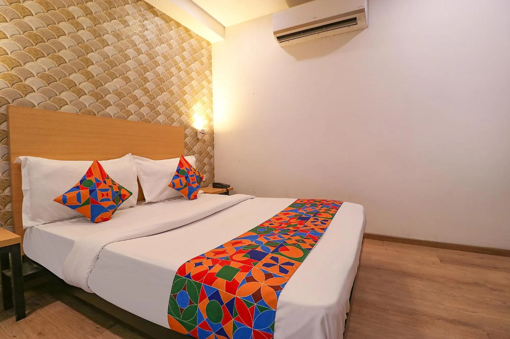 Bed in Via La Serene - Near Yamuna Sports Complex