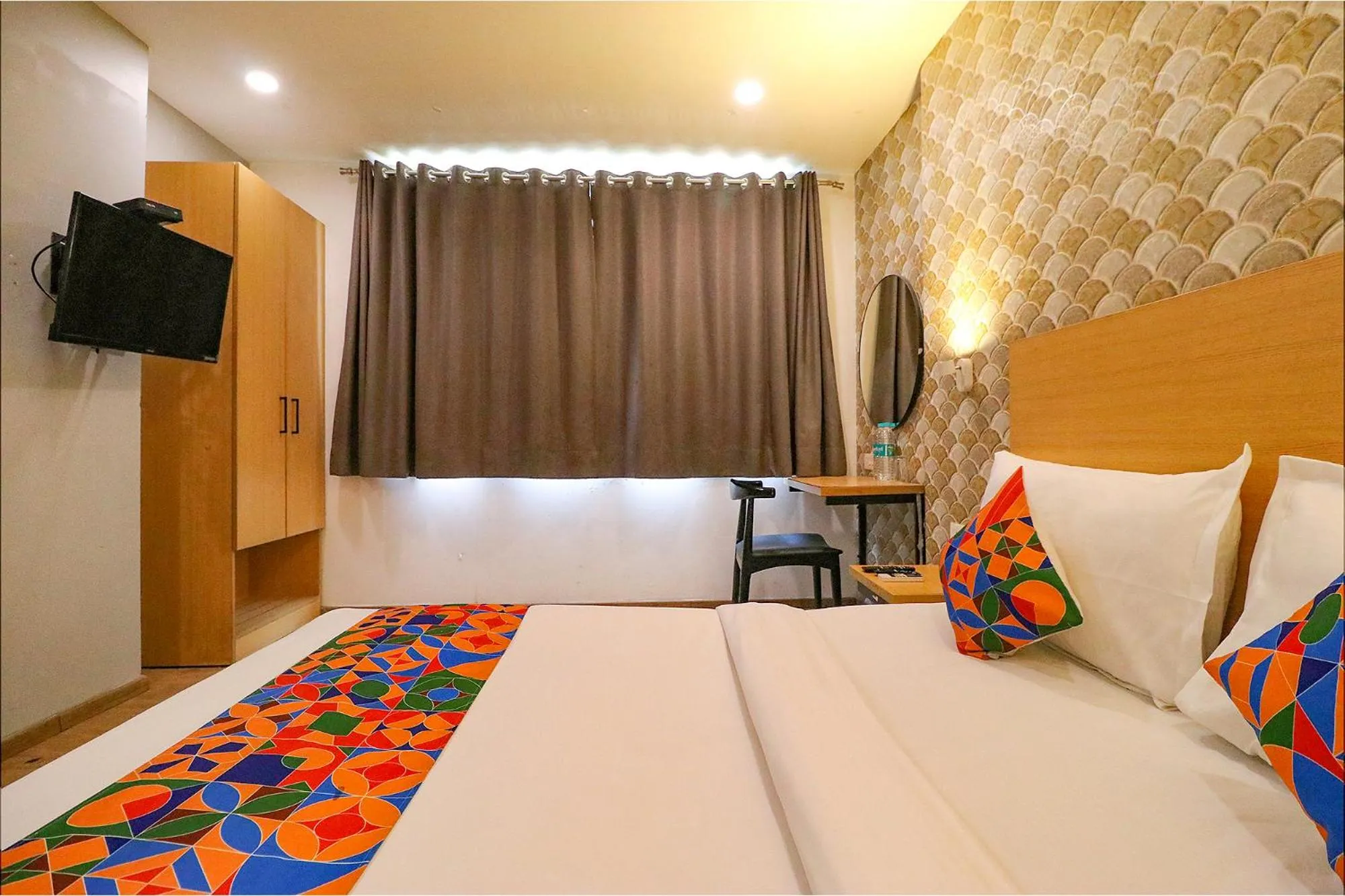 Bed in Via La Serene - Near Yamuna Sports Complex