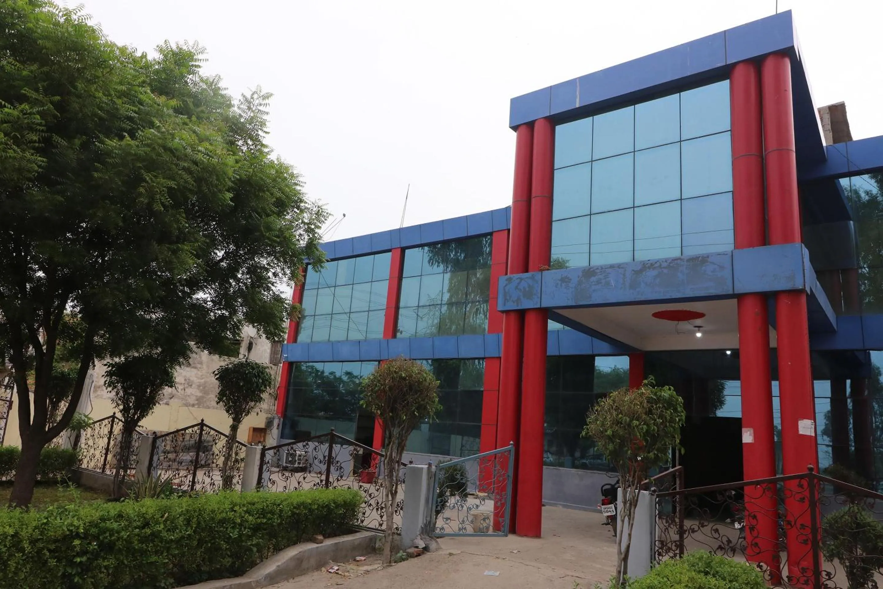 Facade/entrance in Hotel O Mulaqat