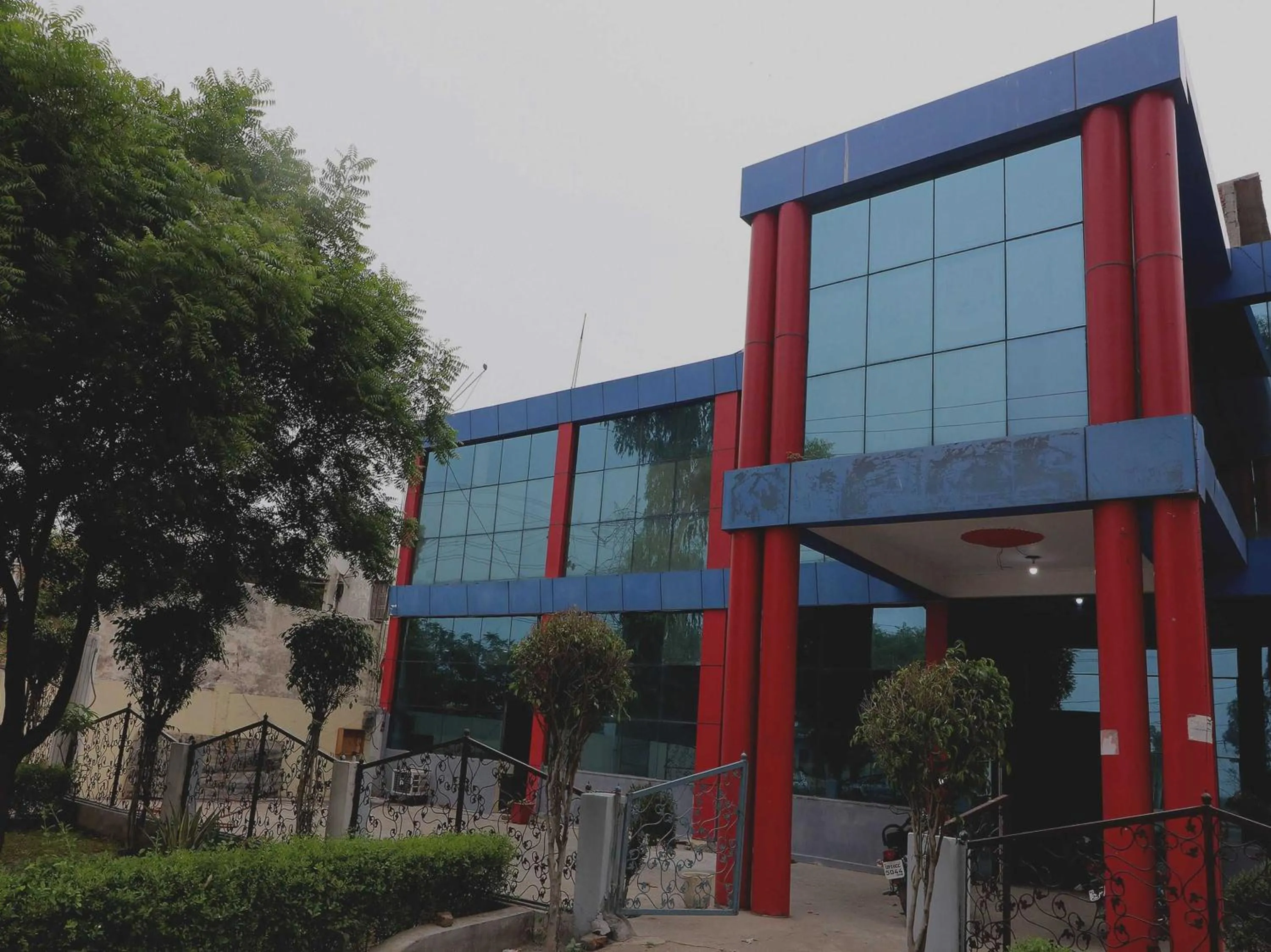 Facade/entrance in Hotel O Mulaqat