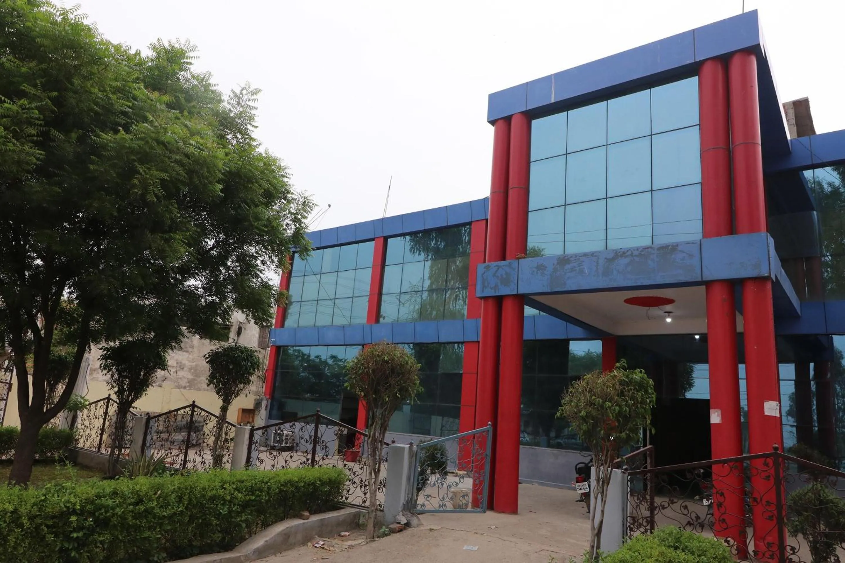 Facade/entrance in Hotel O Mulaqat