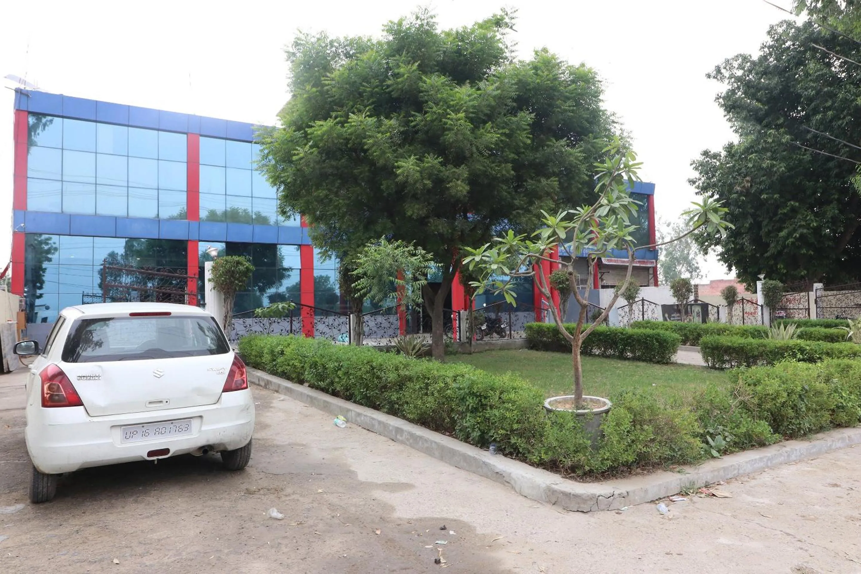 Facade/entrance in Hotel O Mulaqat