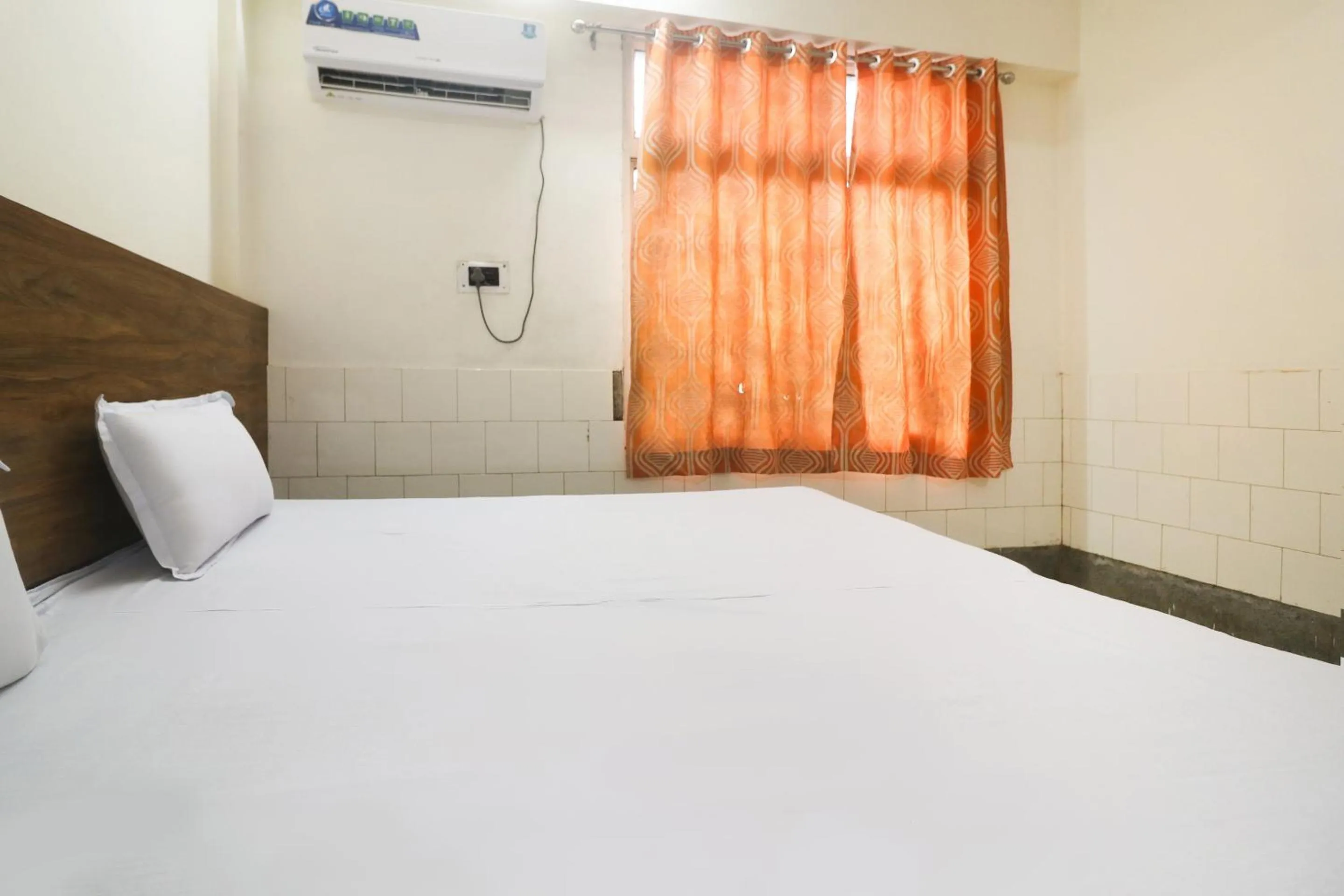 Bedroom, Bed in SPOT ON Hotel Anand Bhawan
