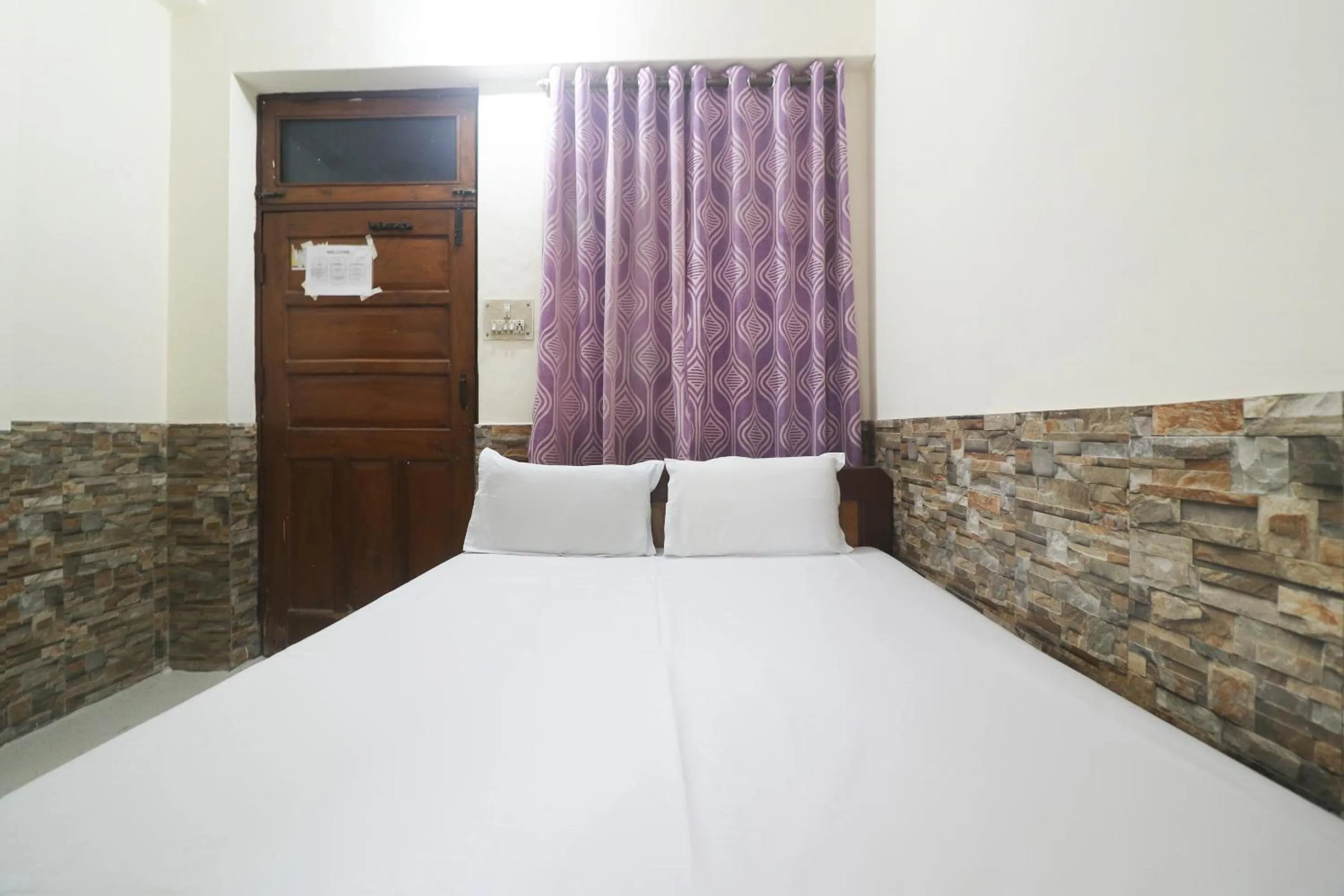 Bedroom, Bed in SPOT ON Hotel Anand Bhawan