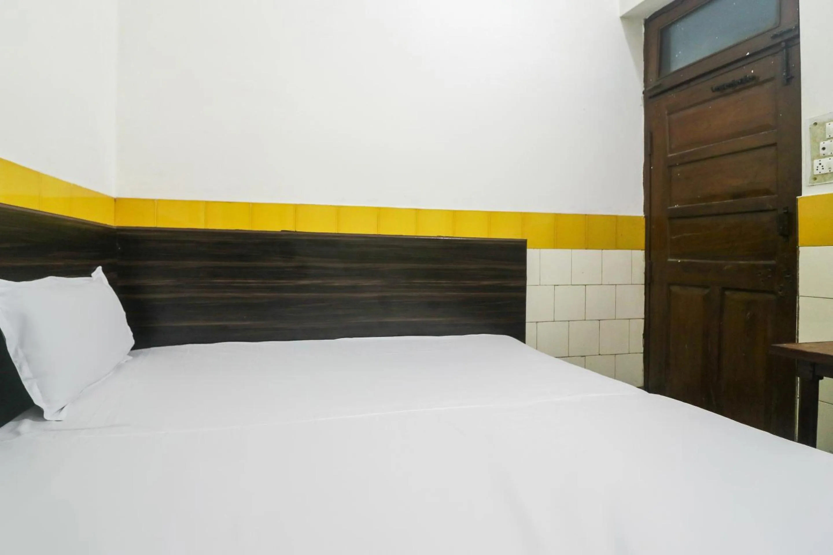 Bedroom, Bed in SPOT ON Hotel Anand Bhawan